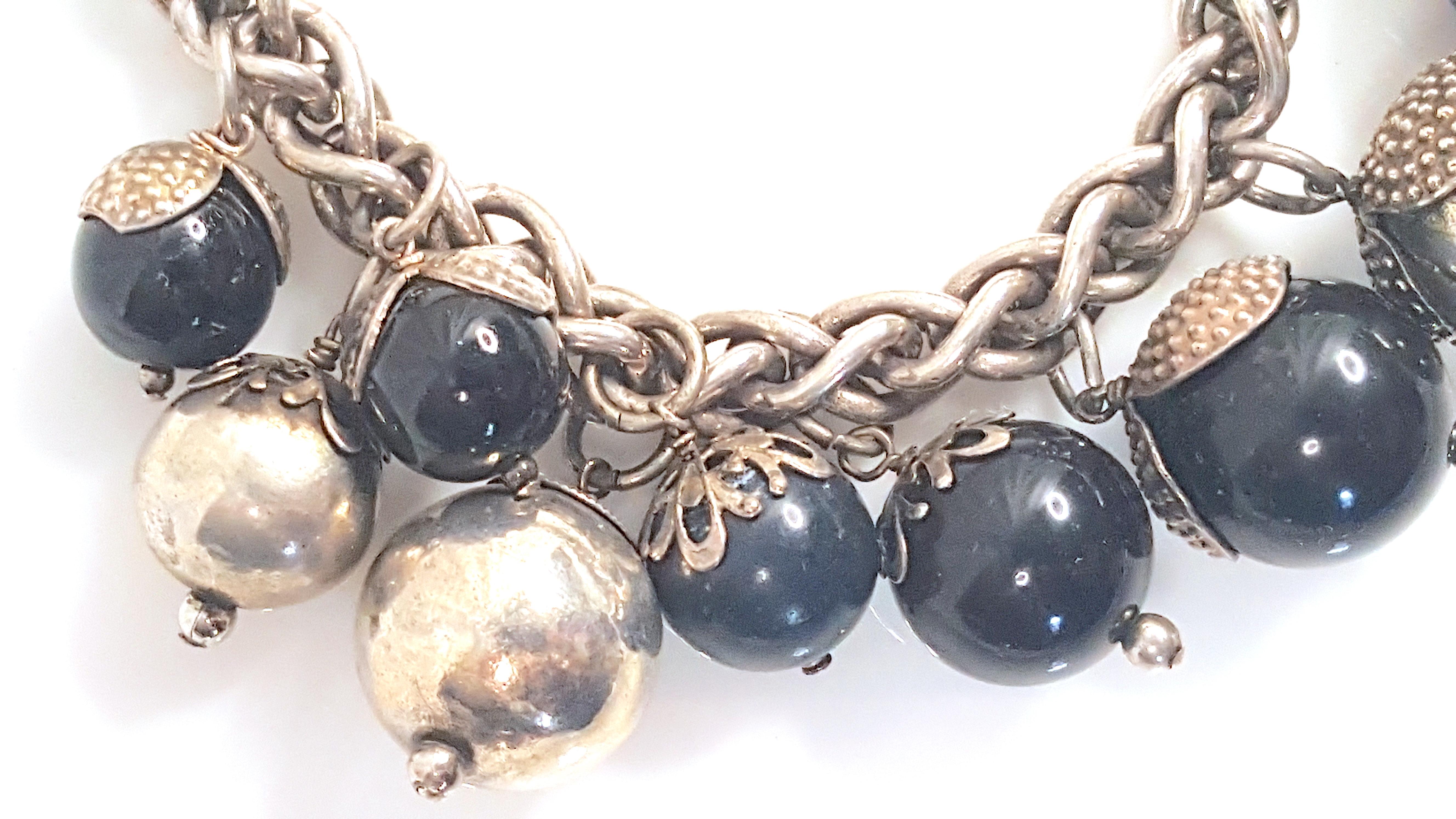Couture fine anni '20 ChanelCiondoli con perle in argento Collana a catena In condizioni buone in vendita a Chicago, IL
