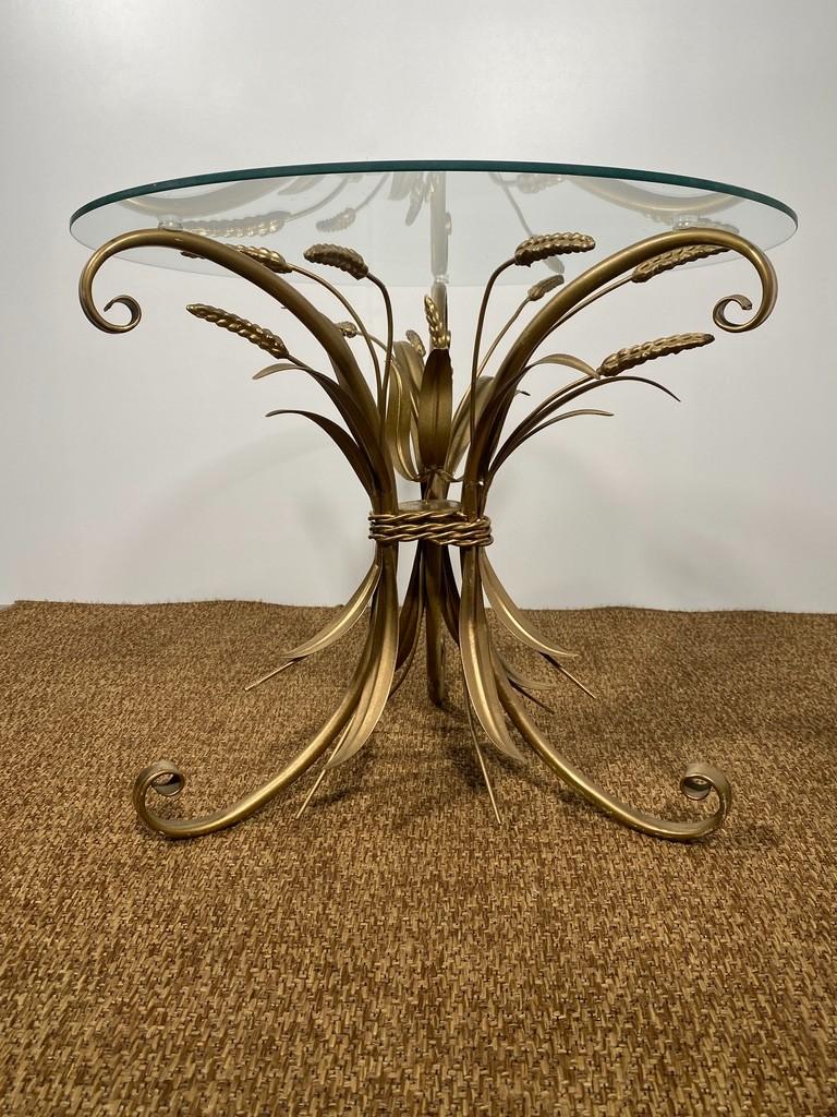 This sheaf of wheat side table named 'Coco Chanel' is just as elegant en stylish as she was. It caries her name because she had a 'wheat' table at home, just as Yves Saint Laurent. 

For Mademoiselle Chanel, wheat was particularly symbolic: as her
