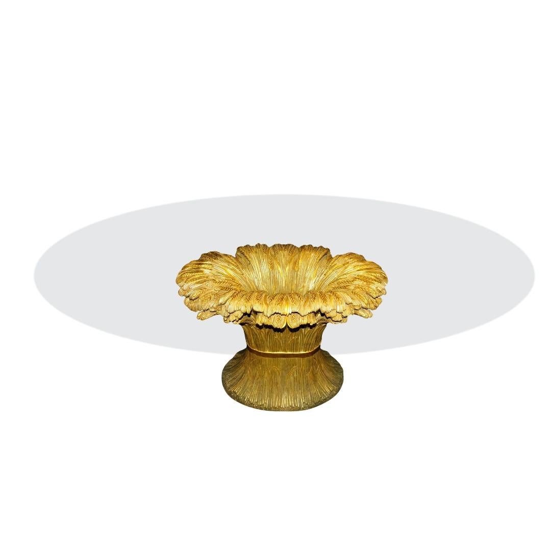 Mesa de comedor de madera dorada y cristal estilo Coco Chanel 11