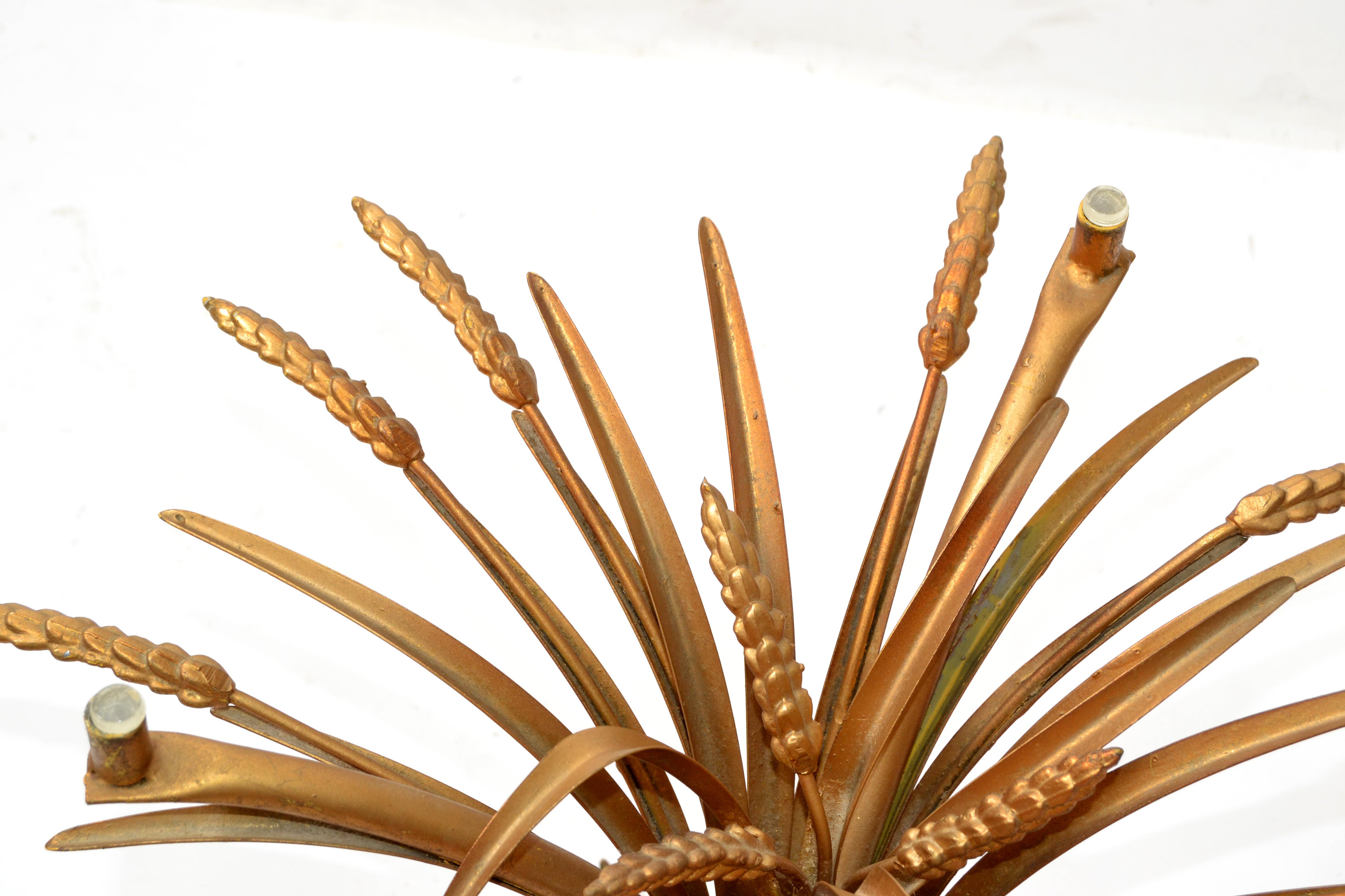 Table basse ronde de style Coco Chanel en fer doré avec plateau en verre de gerbe de blé Italie 4