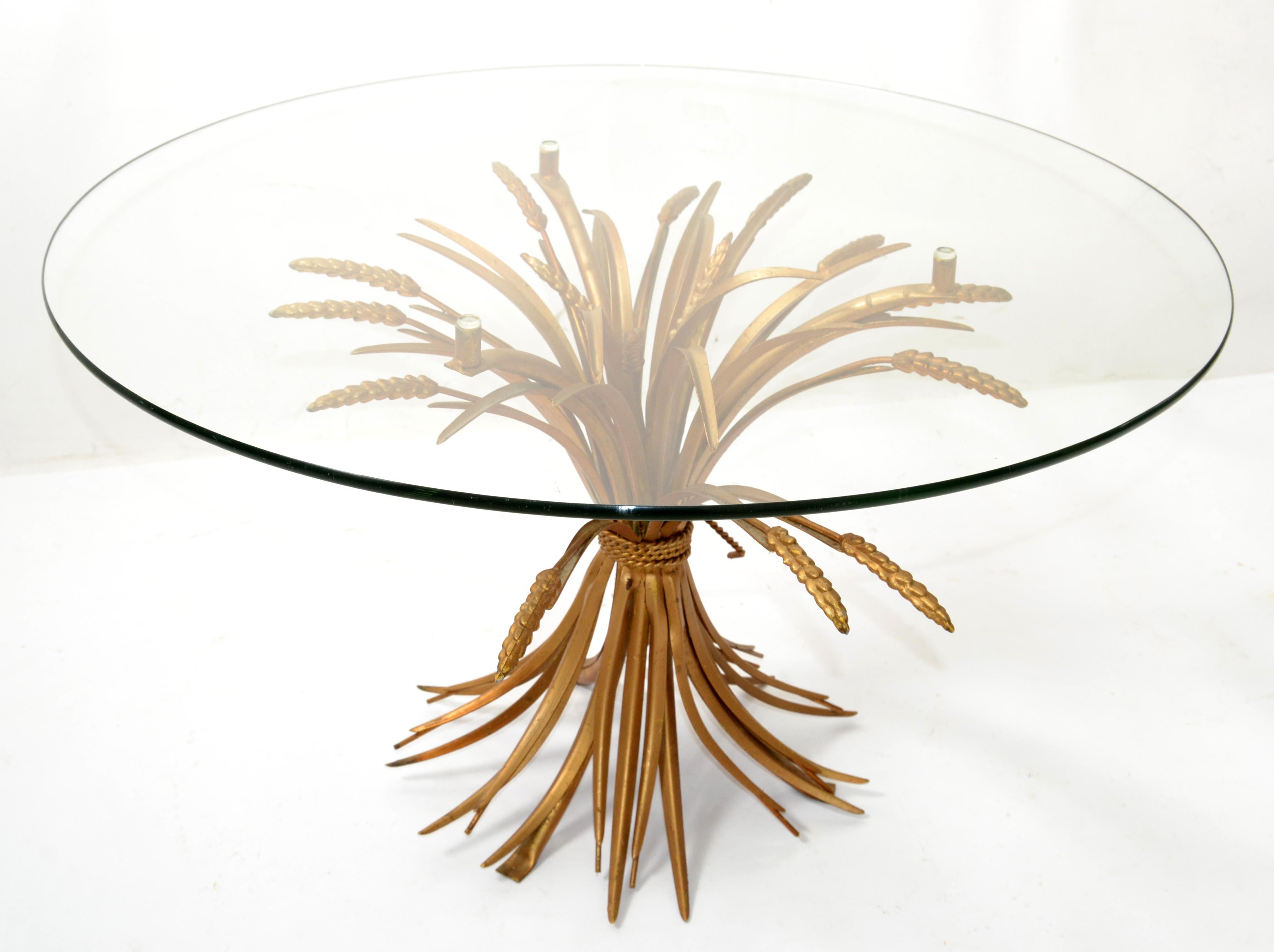 Doré Table basse ronde de style Coco Chanel en fer doré avec plateau en verre de gerbe de blé Italie
