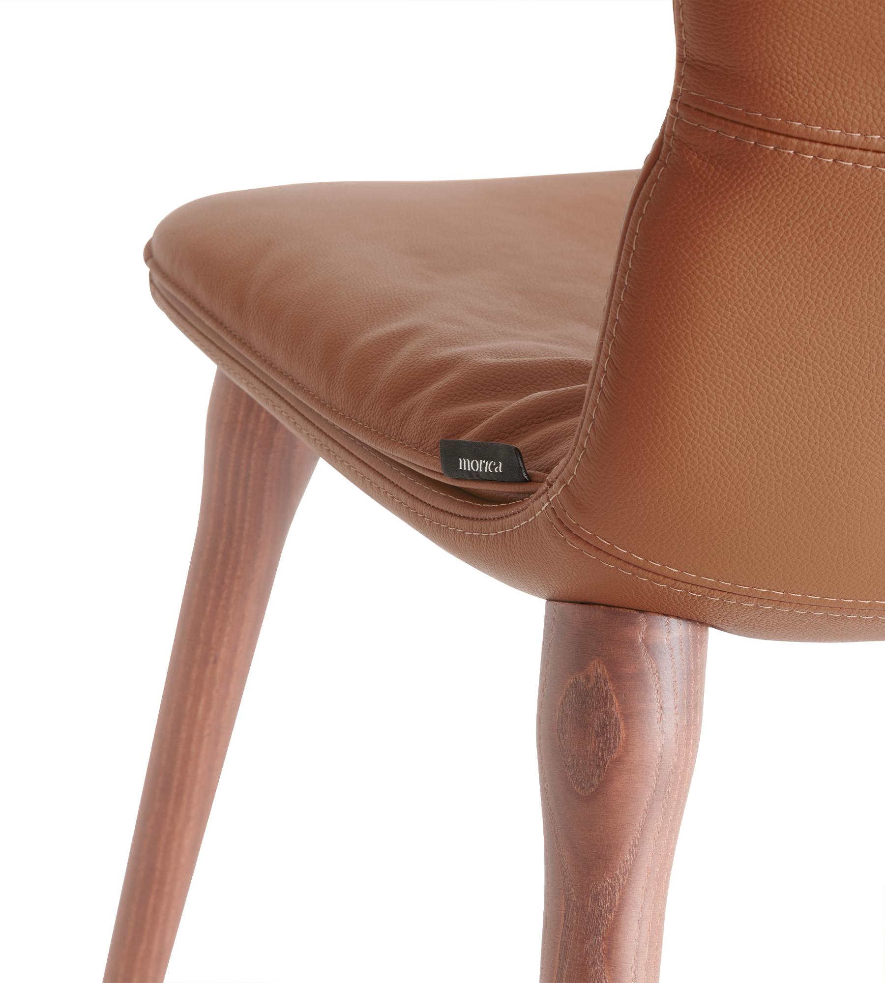 italien Chaise Coco en cuir cognac et noyer par Morica Design en vente