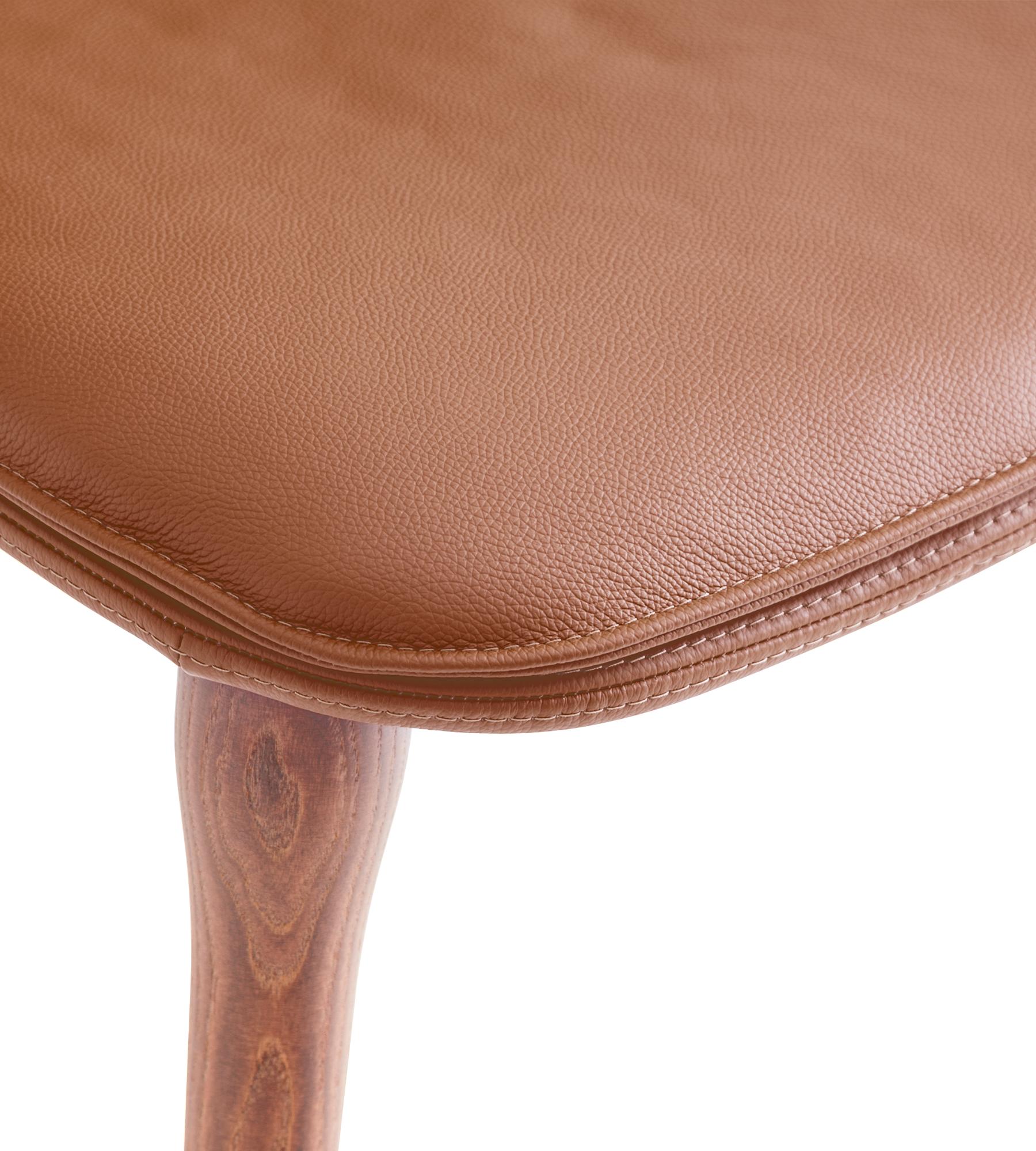 Chaise Coco en cuir cognac et noyer par Morica Design Neuf - En vente à Geneve, CH