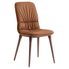 Sedia Coco Cognac in pelle e noce di Morica Design