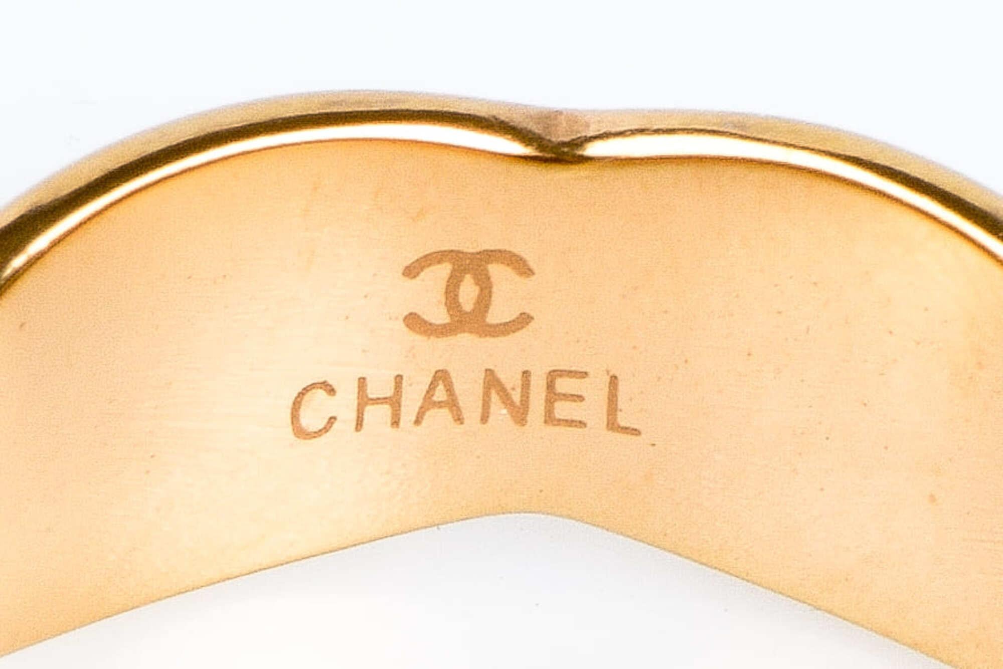 Coco Crush model ring by CHANEL in 18k yellow gold  4