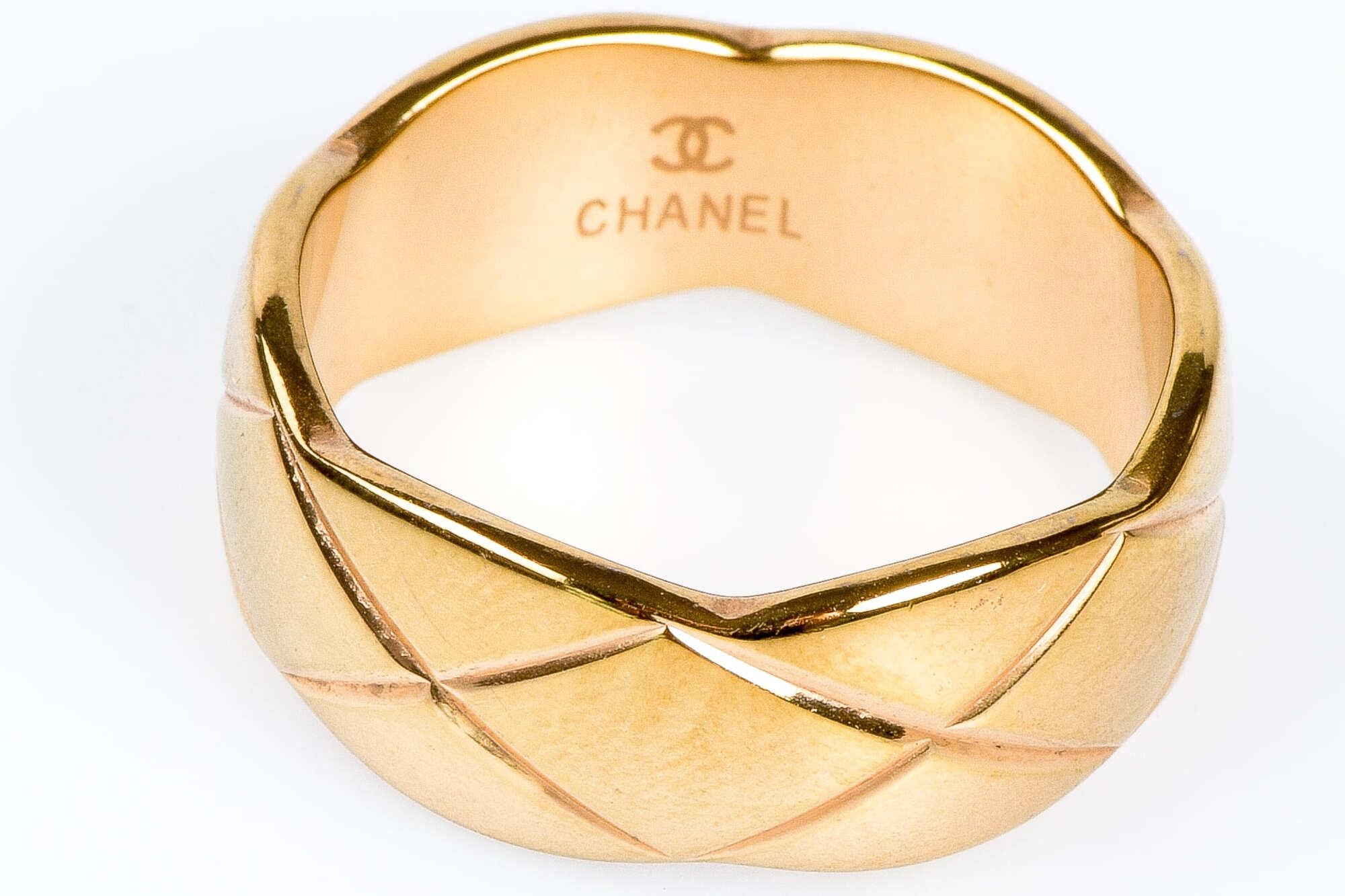 Coco Crush model ring by CHANEL in 18k yellow gold  In Excellent Condition In Monte-Carlo, MC