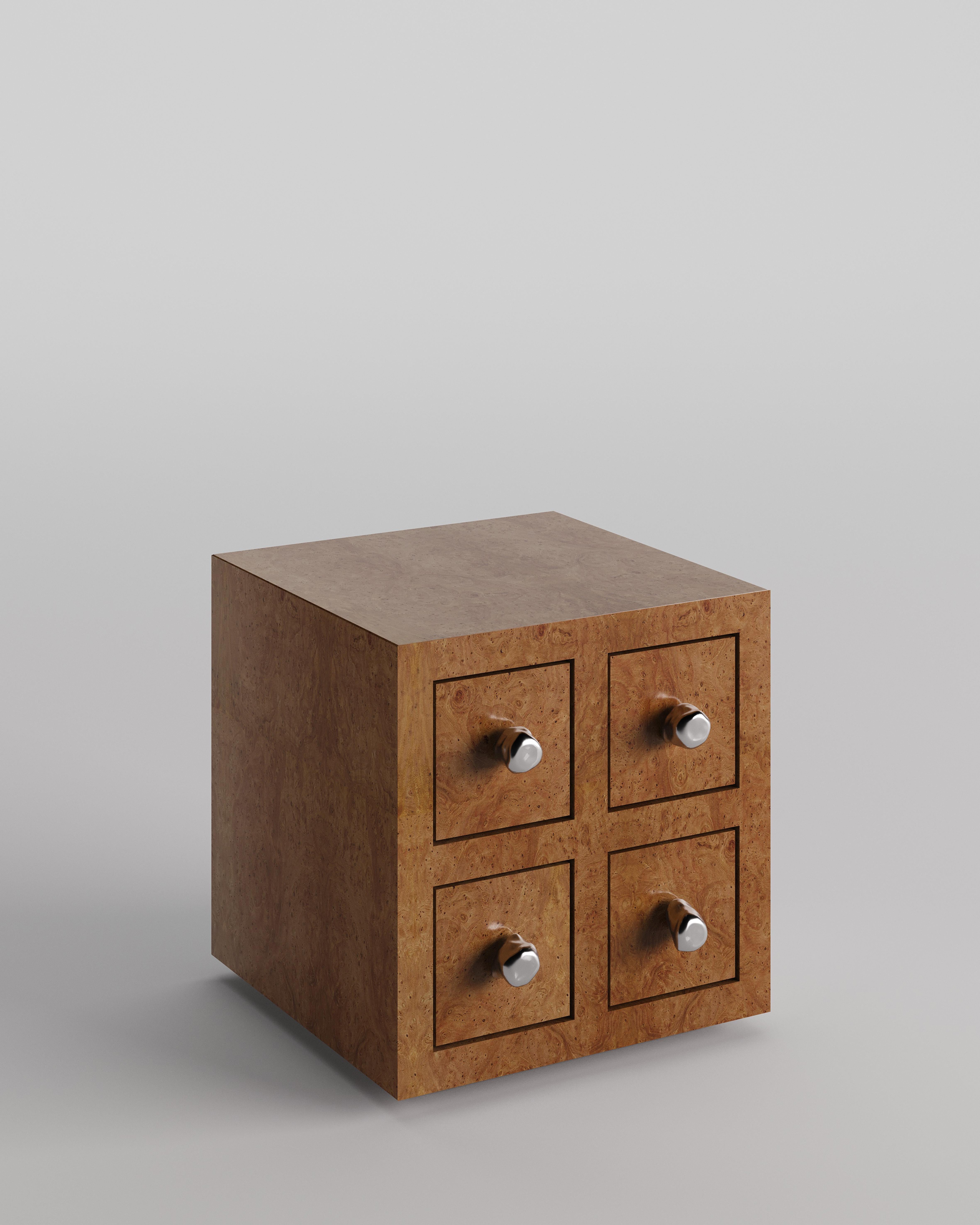 Postmoderne Table d'appoint en laque Coco par Tuğçe Geyik en vente