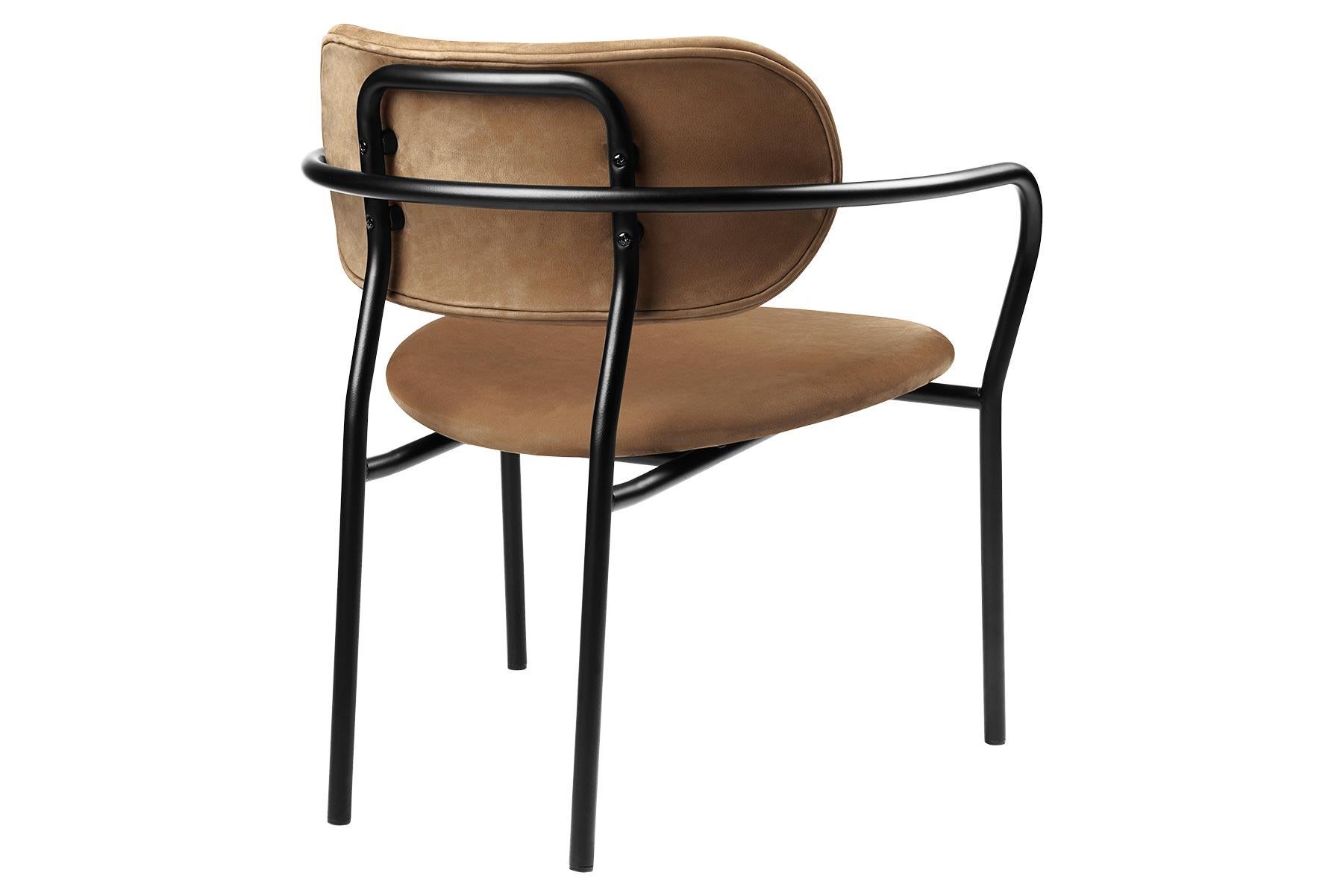The Coco lounge chair with armrest is part of the Coco collection, designed by OEO Studio with an eye to create a charismatic signature design that offers a high level of comfort. The chair borrows references to the industrial simplicity, fashion