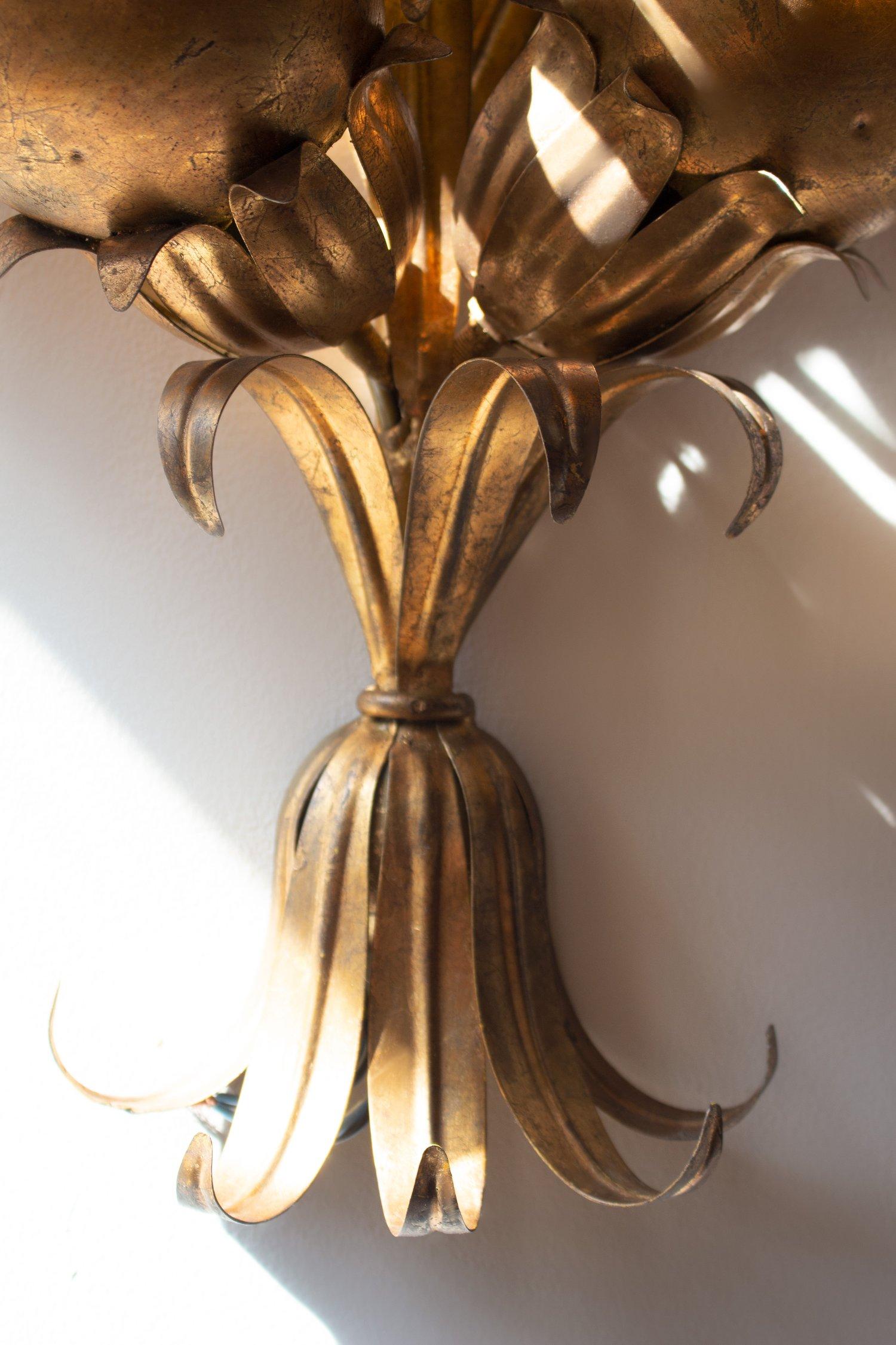 Impressive Gilt 'Coconut' sconce by Hans Kögl In Good Condition For Sale In Brooklyn, NY
