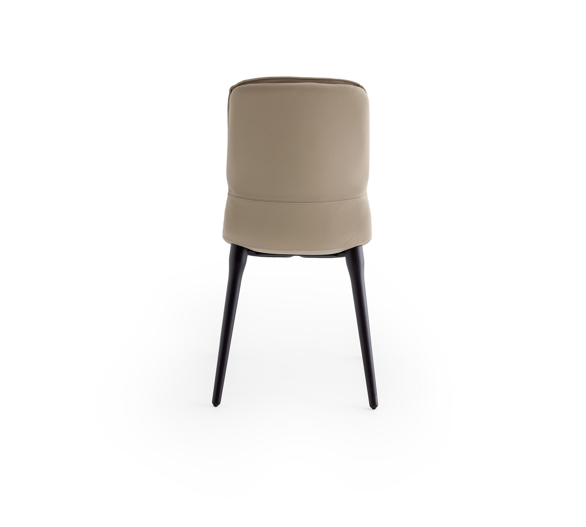XXI secolo e contemporaneo Sedia Coco Tortora in pelle e rovere scuro di Morica Design in vendita