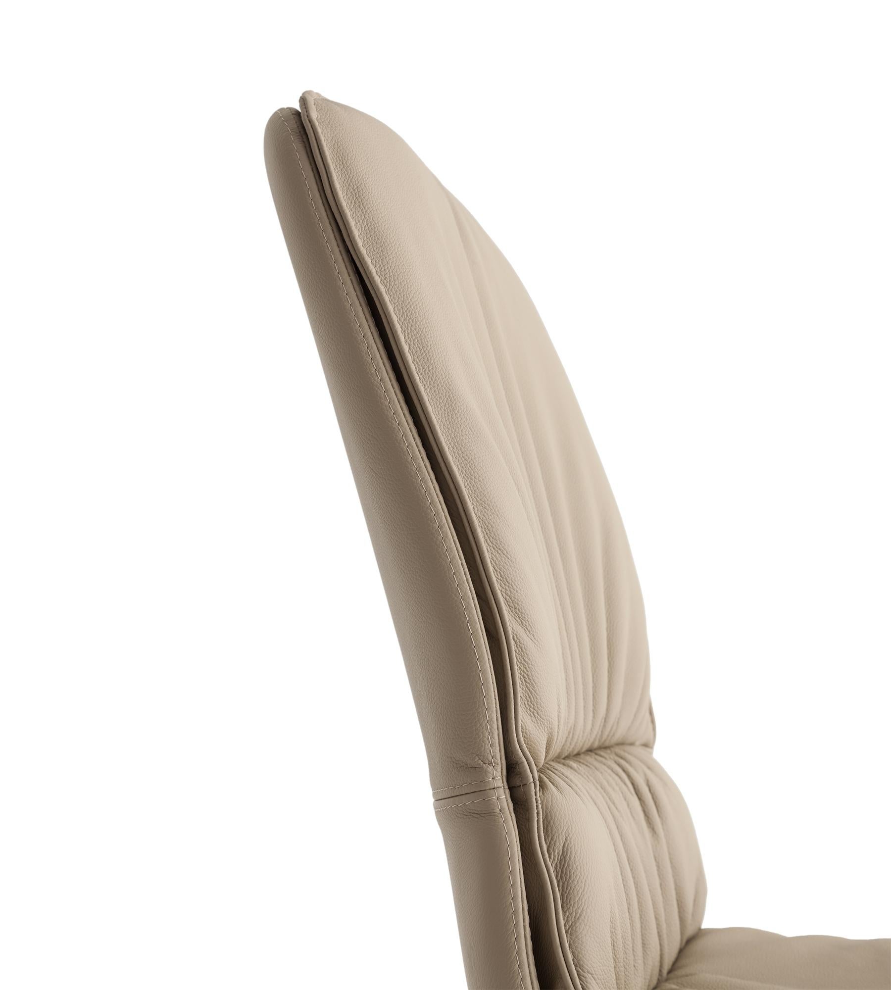 XXI secolo e contemporaneo Sedia Coco Tortora in pelle e noce di Morica Design in vendita