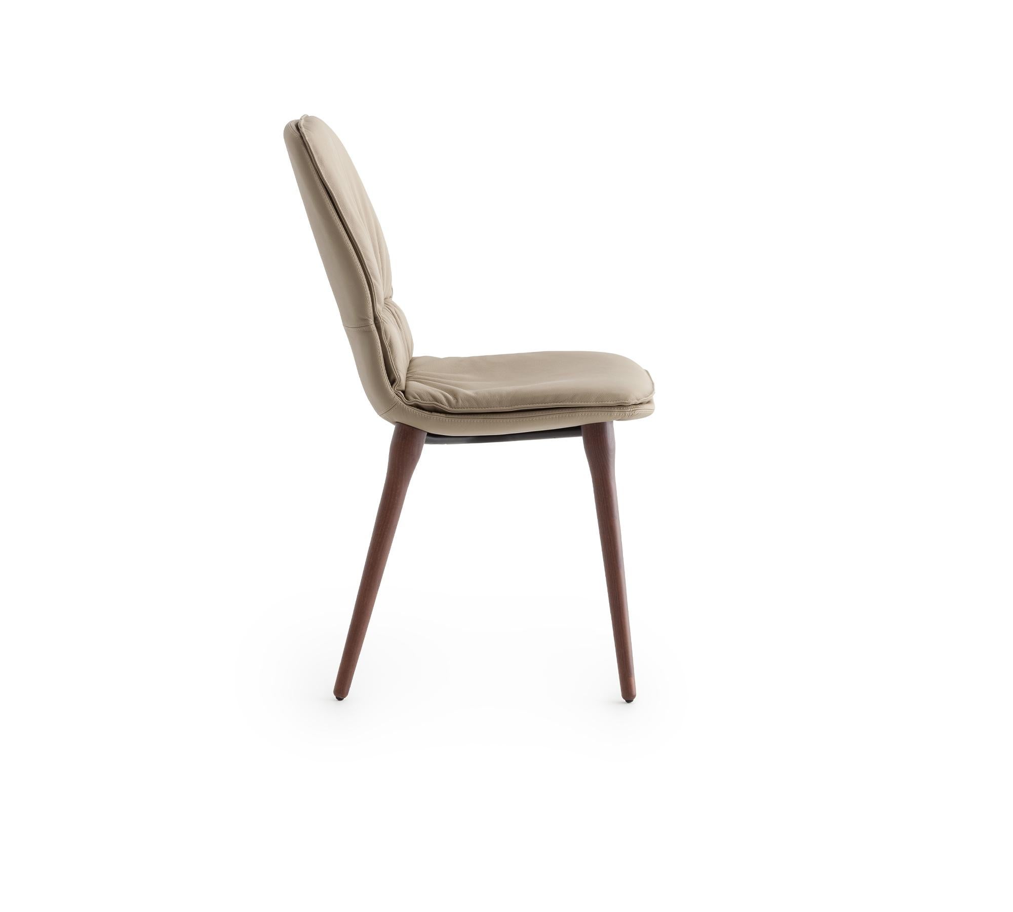 Sedia Coco Tortora in pelle e noce di Morica Design in vendita 2