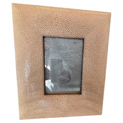 Cornice con bordo in zigrino marrone cacao