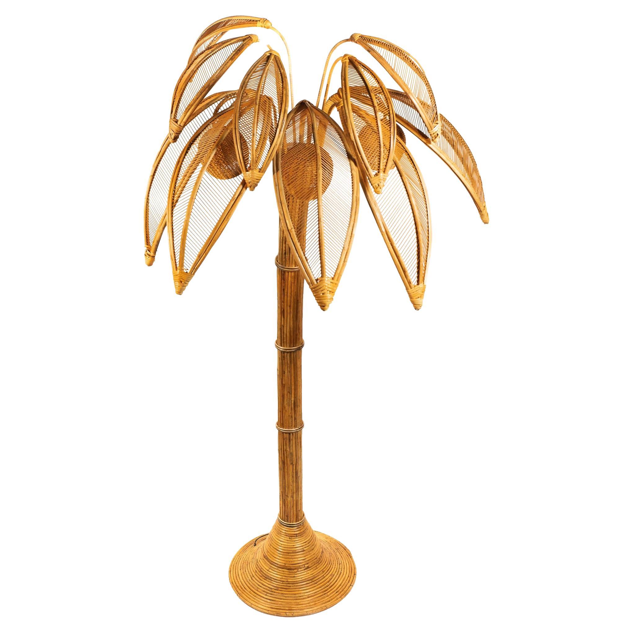 Grand lampadaire en rotin palmier dans le style de Mario Lopez Torres en vente