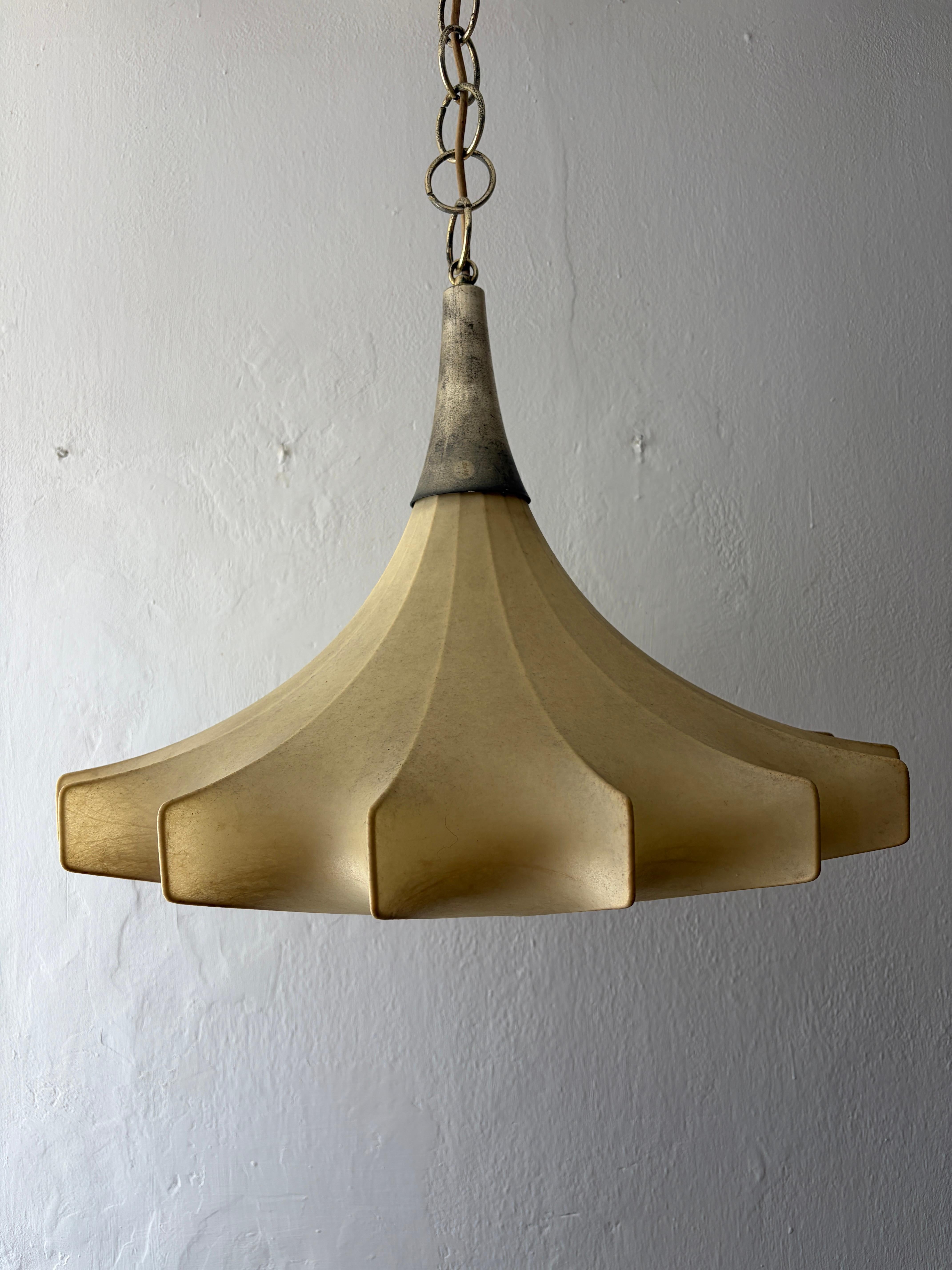 Resina Lampadario a sospensione da soffitto Cocoon Flos Star Achille and Pier Giacomo Castiglioni in vendita