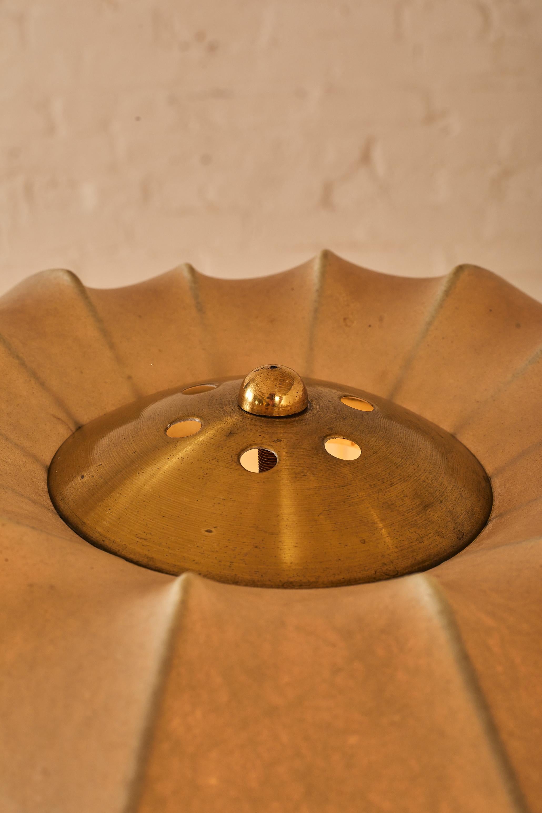 Italian Cocoon Floor Lamp In Good Condition In Long Island City, NY