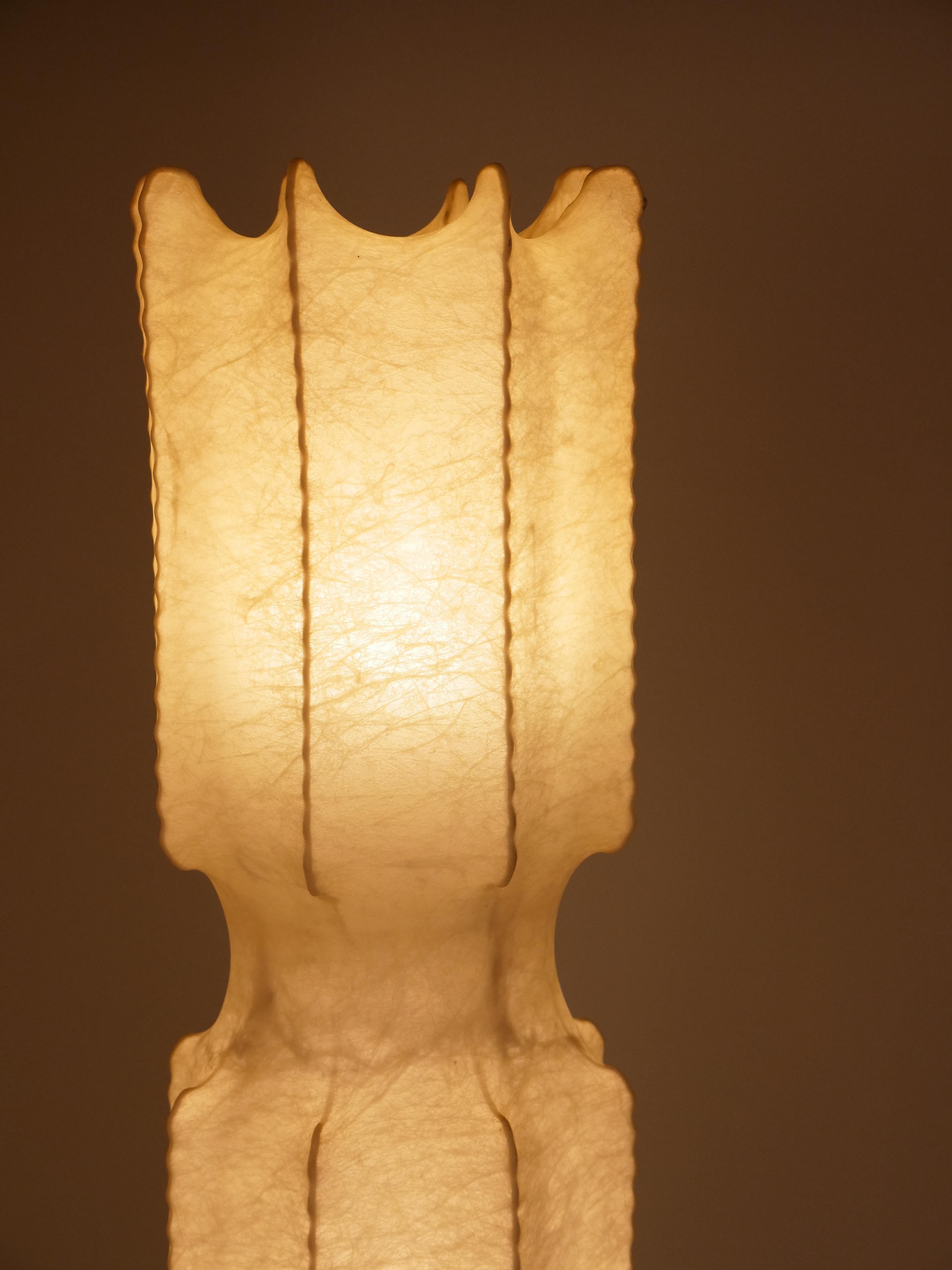 Space Age Cocoon floor lamp c1960 in vendita