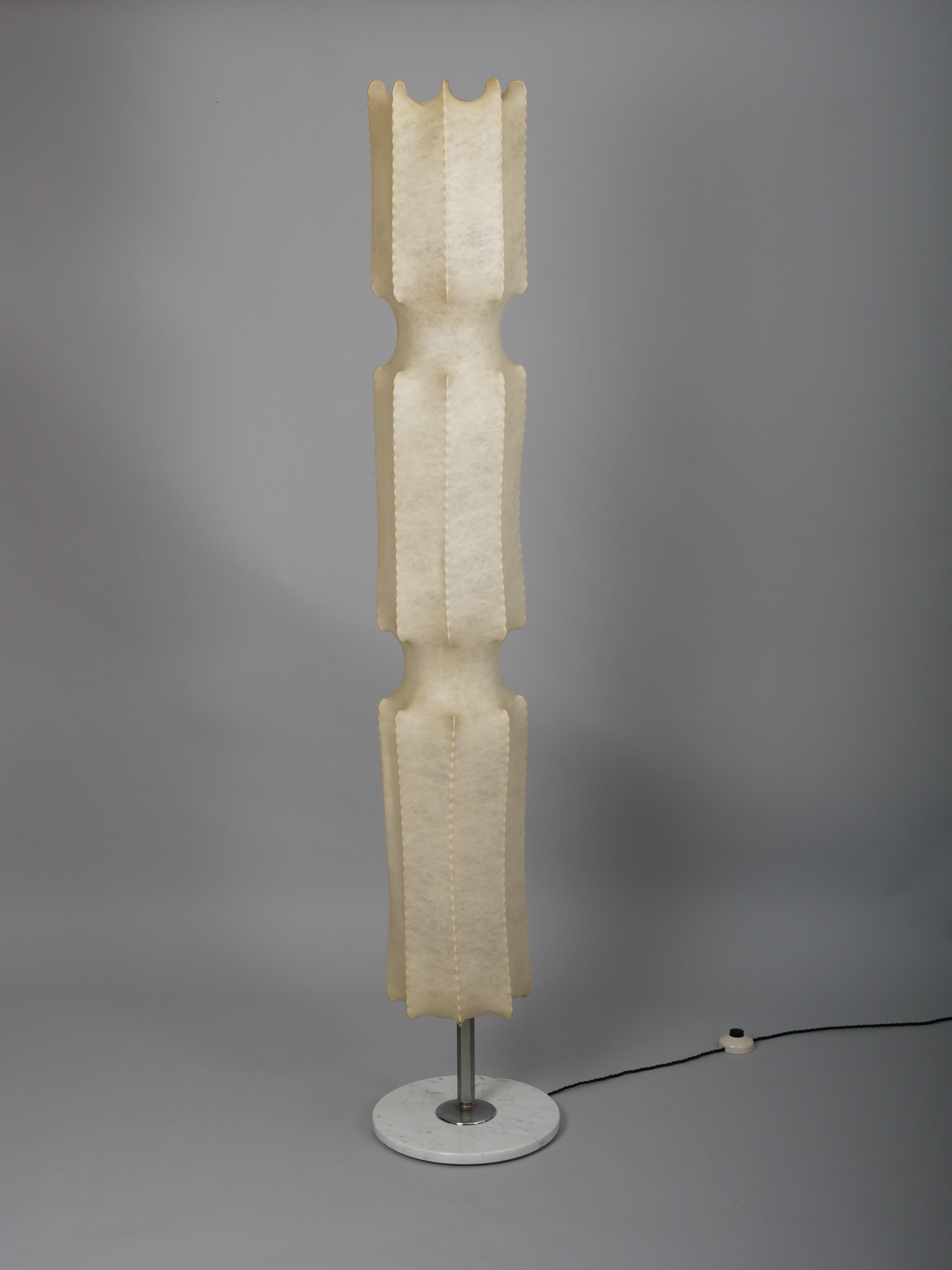 Cocoon floor lamp c1960 In condizioni buone in vendita a London, GB