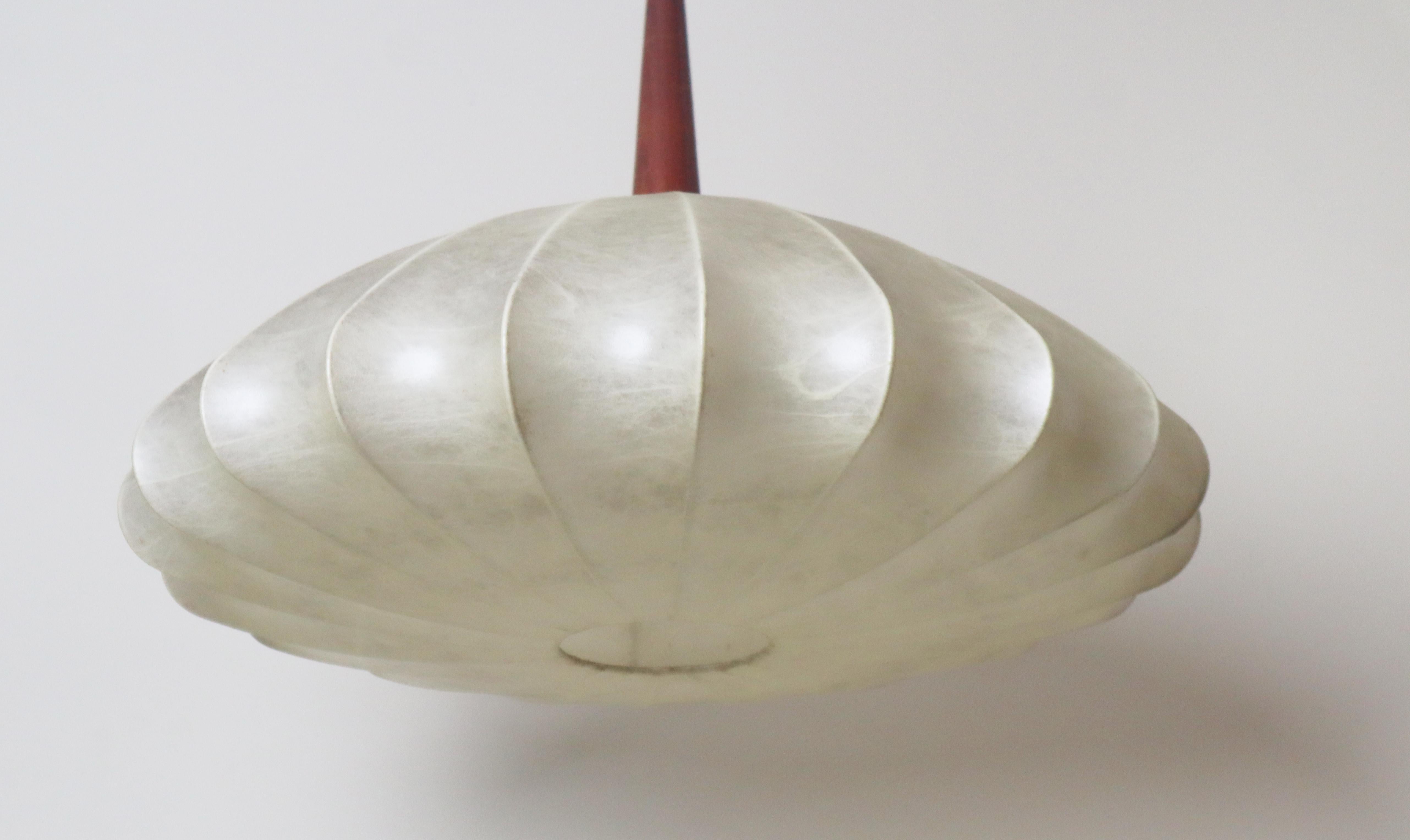 Fait main Cocoon Flower Pendant Lamp Attributed To Goldkant Friedel Brauer en vente