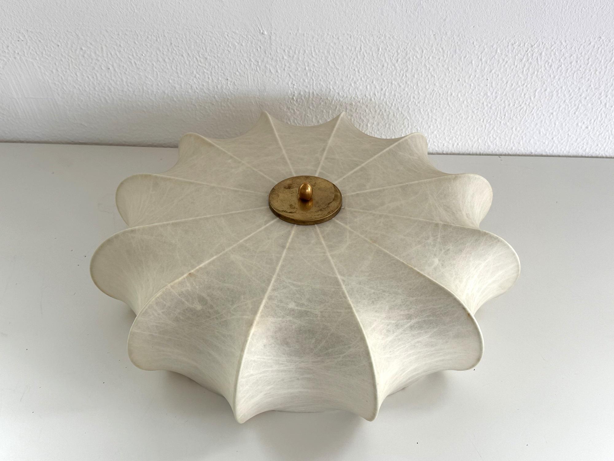 Cocoon Flush Mount Ceiling Light, Friedel Wauer pour Goldkant Leuchten, années 1960 Bon état - En vente à Morazzone, Varese
