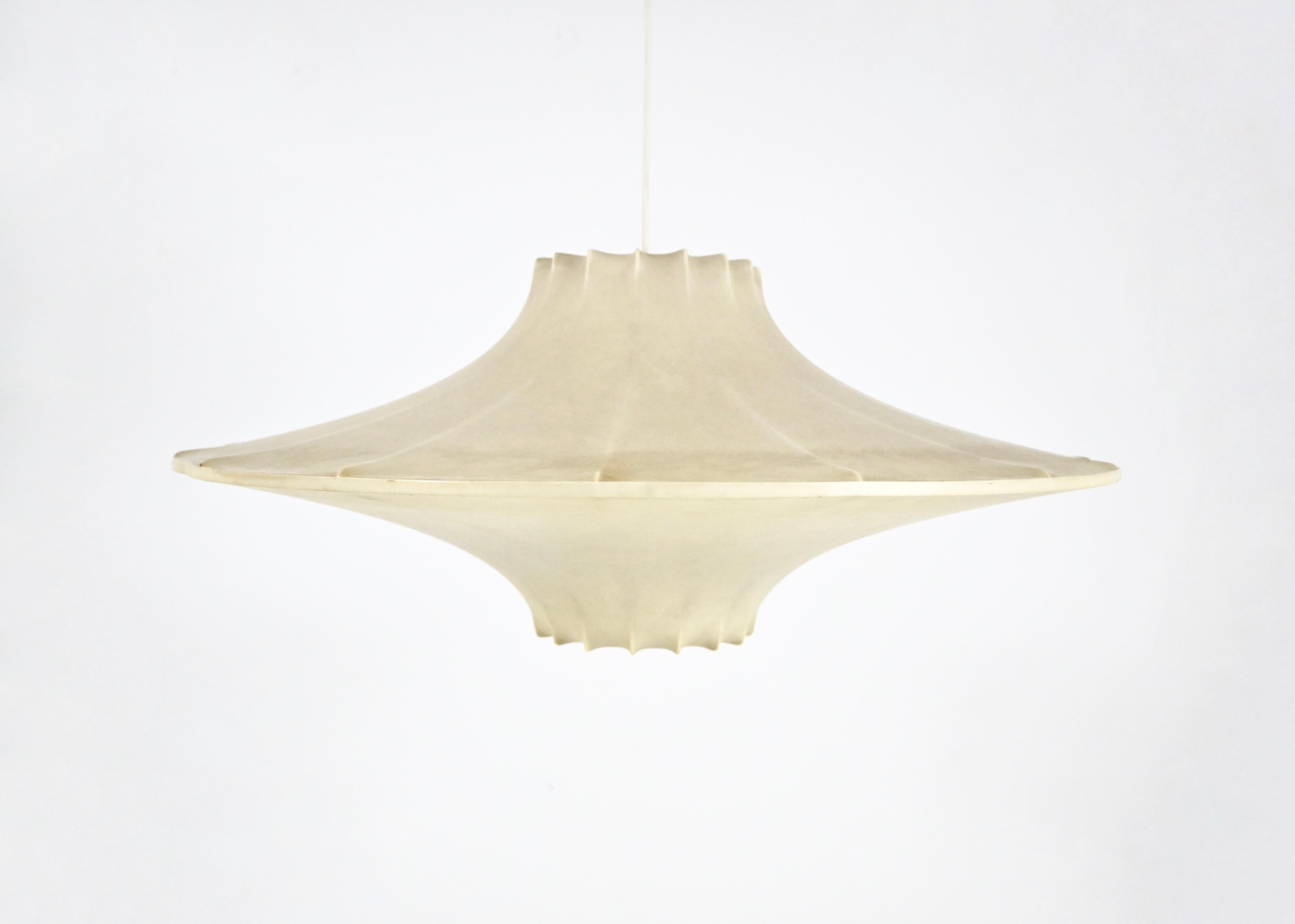 Cocoon hanging lamp by Achille & Pier Giacomo Castiglioni. Height with cable: 80 cm. Wear due to time and age of lamp.
FOR SHIPPING, REQUEST US FOR RECEIVE THE BEST PRICE
