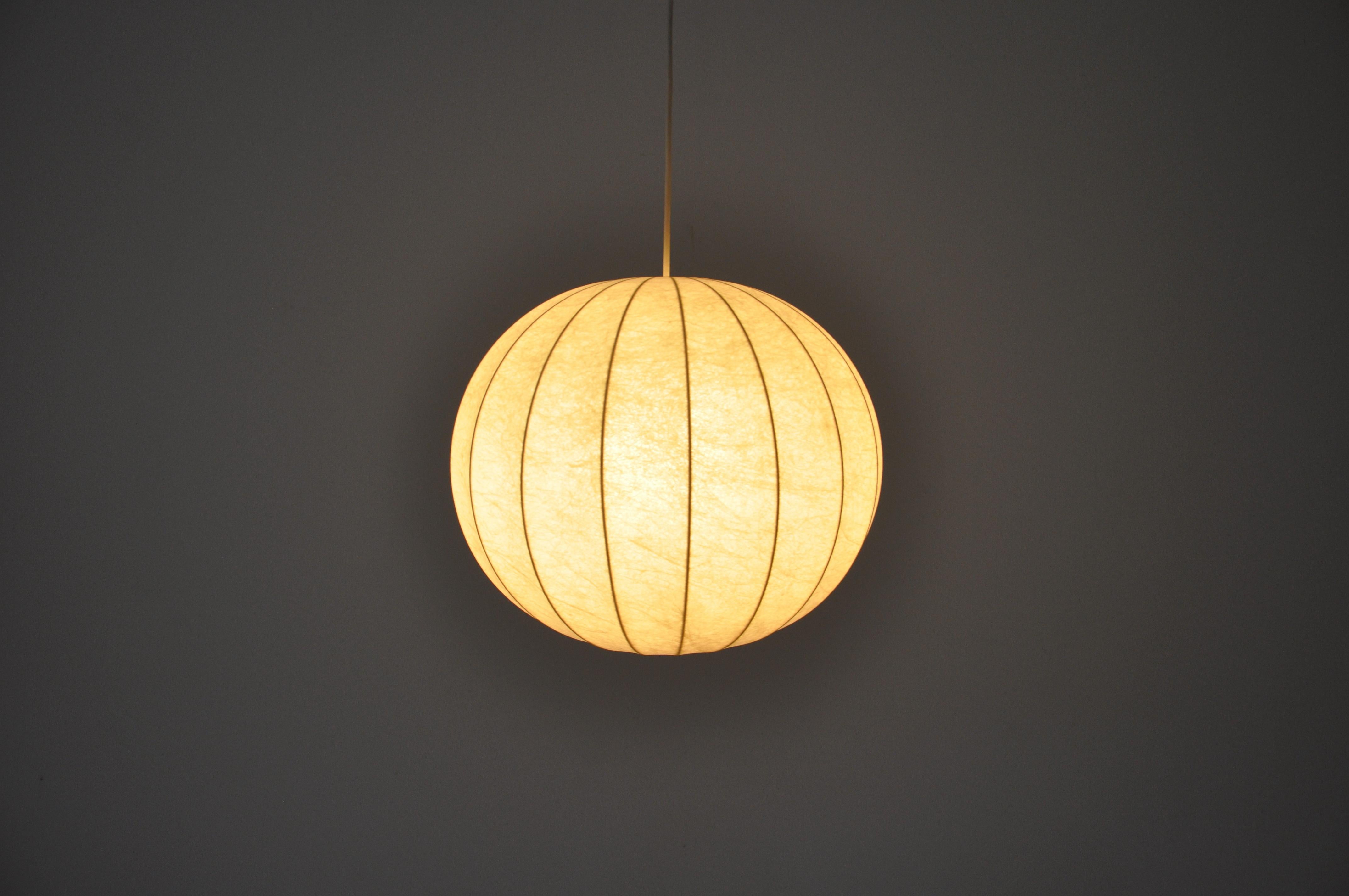 Mid-Century moderno Lampada a sospensione Cocoon di Achille and Pier Giacomo Castiglioni per Flos, anni '60