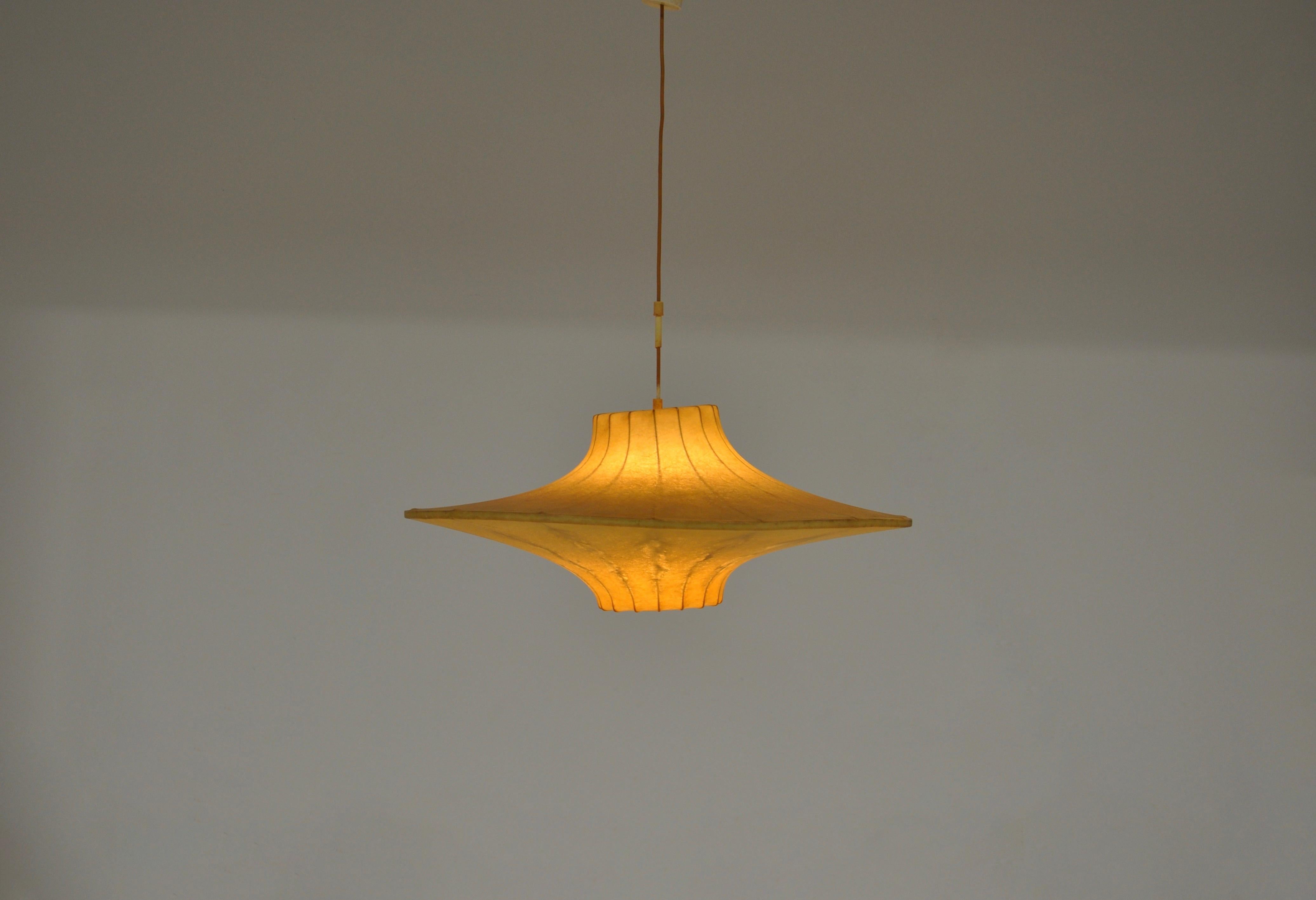 Cocoon hanging lamp by Achille & Pier Giacomo Castiglioni for flos, 1960s In Good Condition In bruxelles, BE