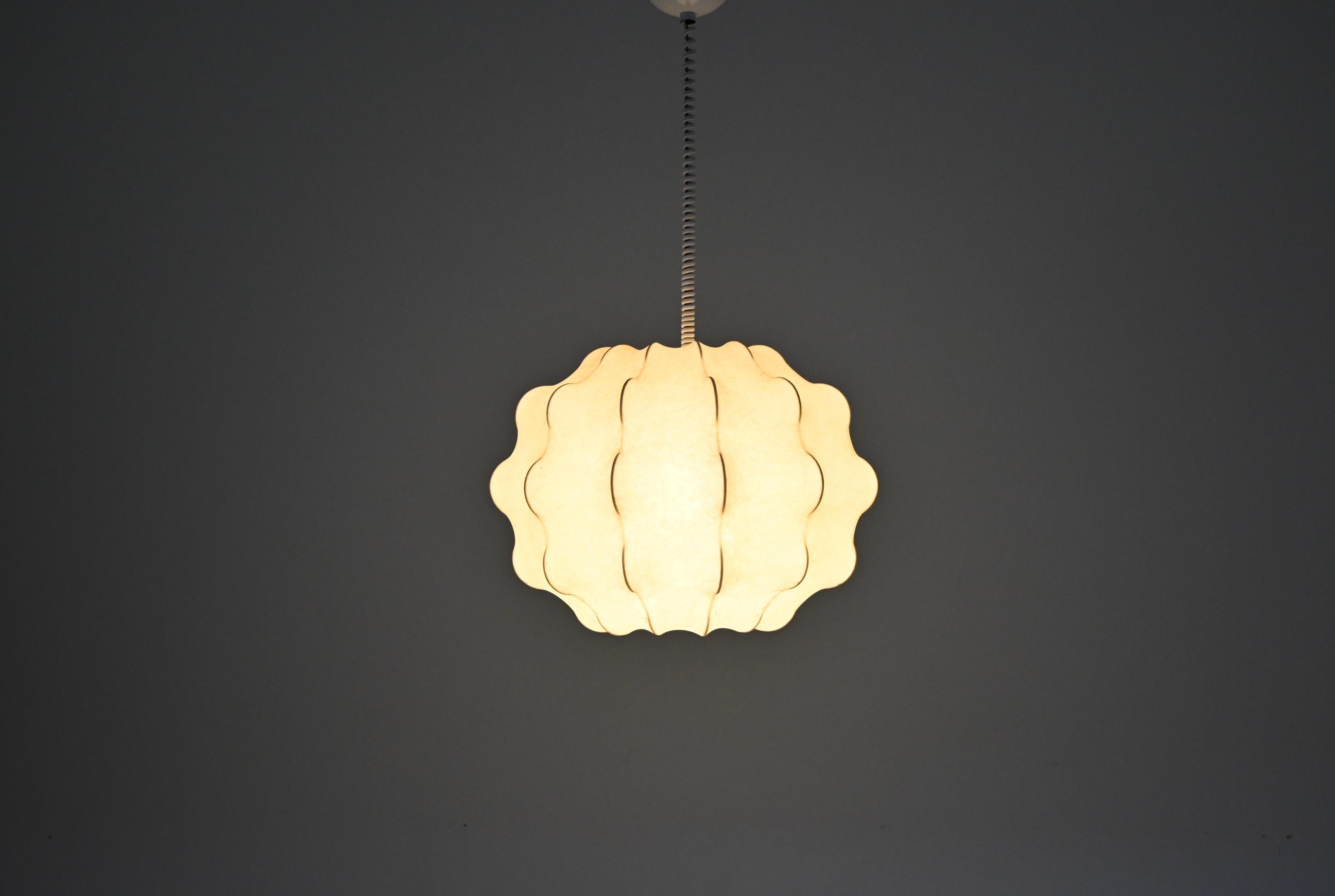 Lampe suspendue Cocoon d'Achille & Pier Giacomo Castiglioni pour Flos, années 1960 Bon état - En vente à bruxelles, BE