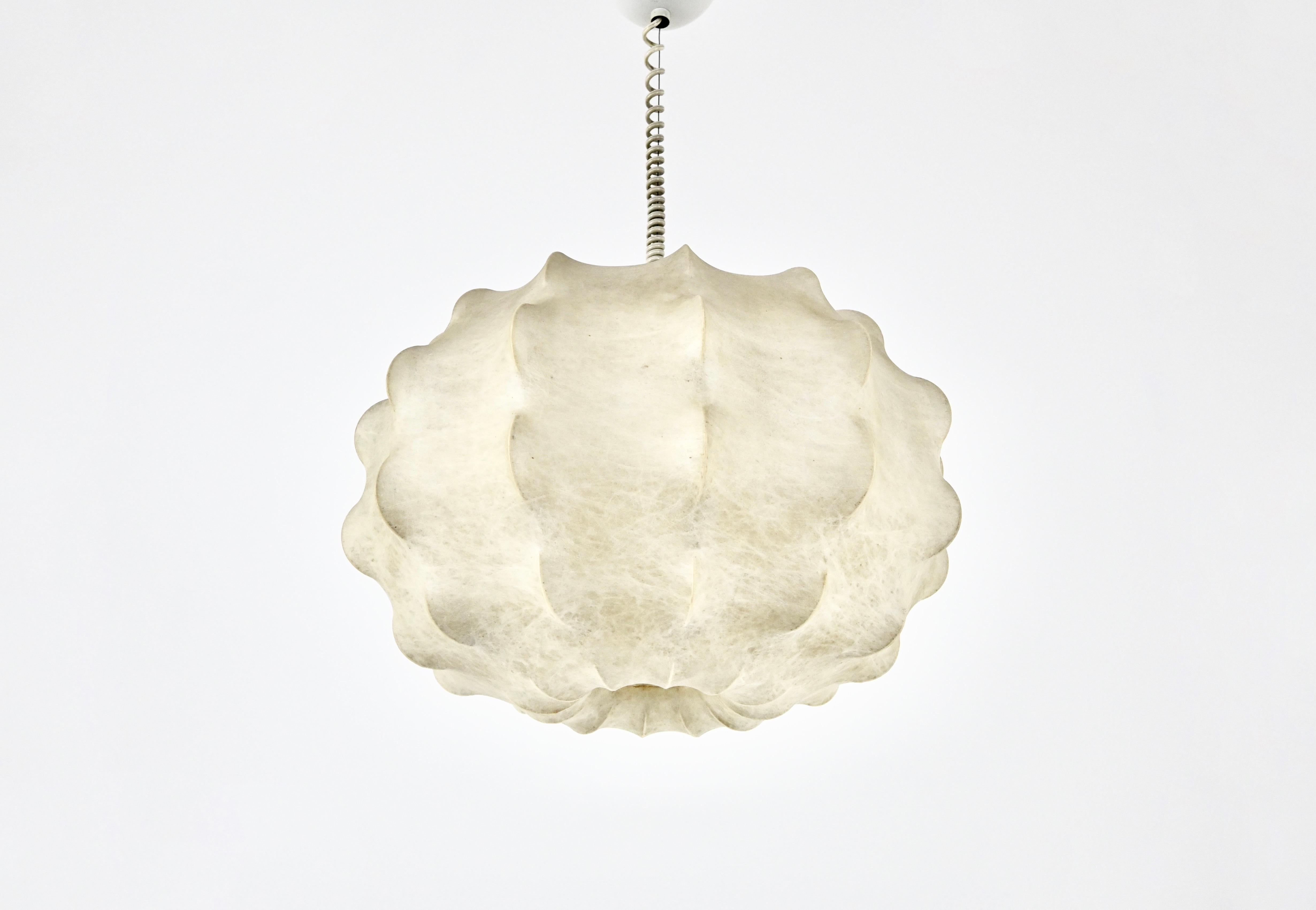 Metà XX secolo Lampada a sospensione Cocoon di Achille and Pier Giacomo Castiglioni per Flos, anni '60 in vendita