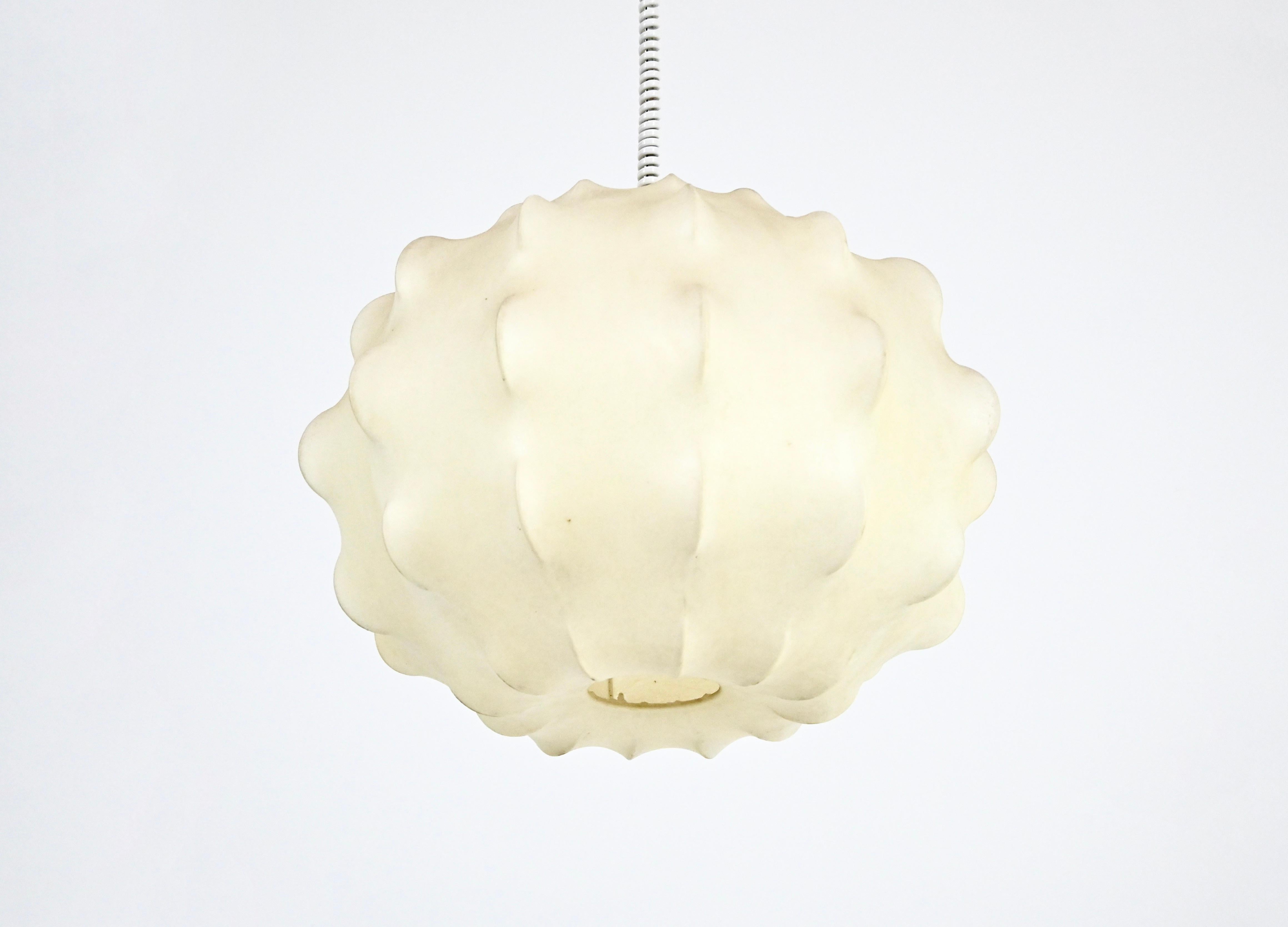 Milieu du XXe siècle Lampe suspendue Cocoon d'Achille & Pier Giacomo Castiglioni pour Flos, années 1960 en vente