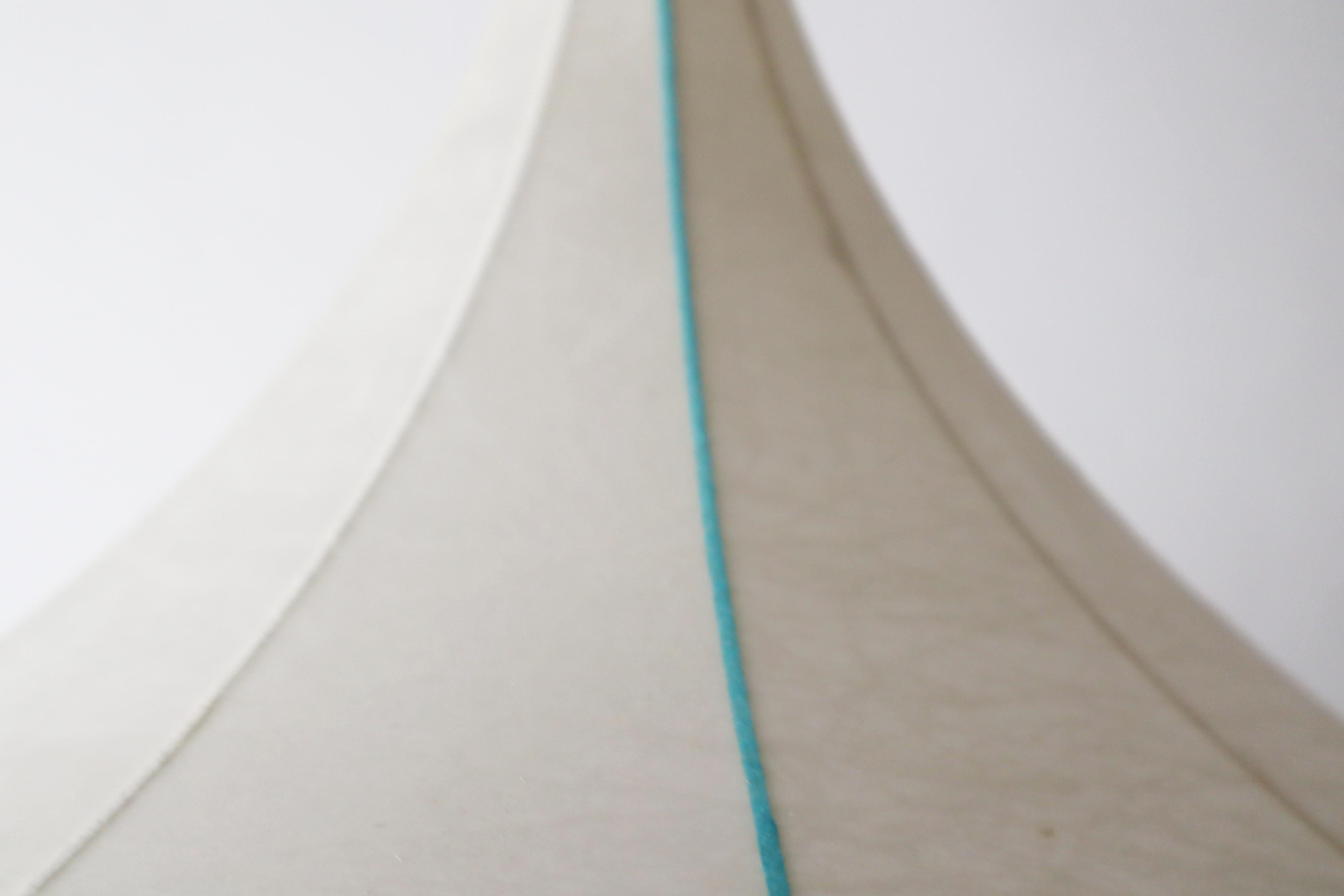 Lampada a sospensione Cocoon a forma di tulipano realizzata con strisce turchesi in vendita 8