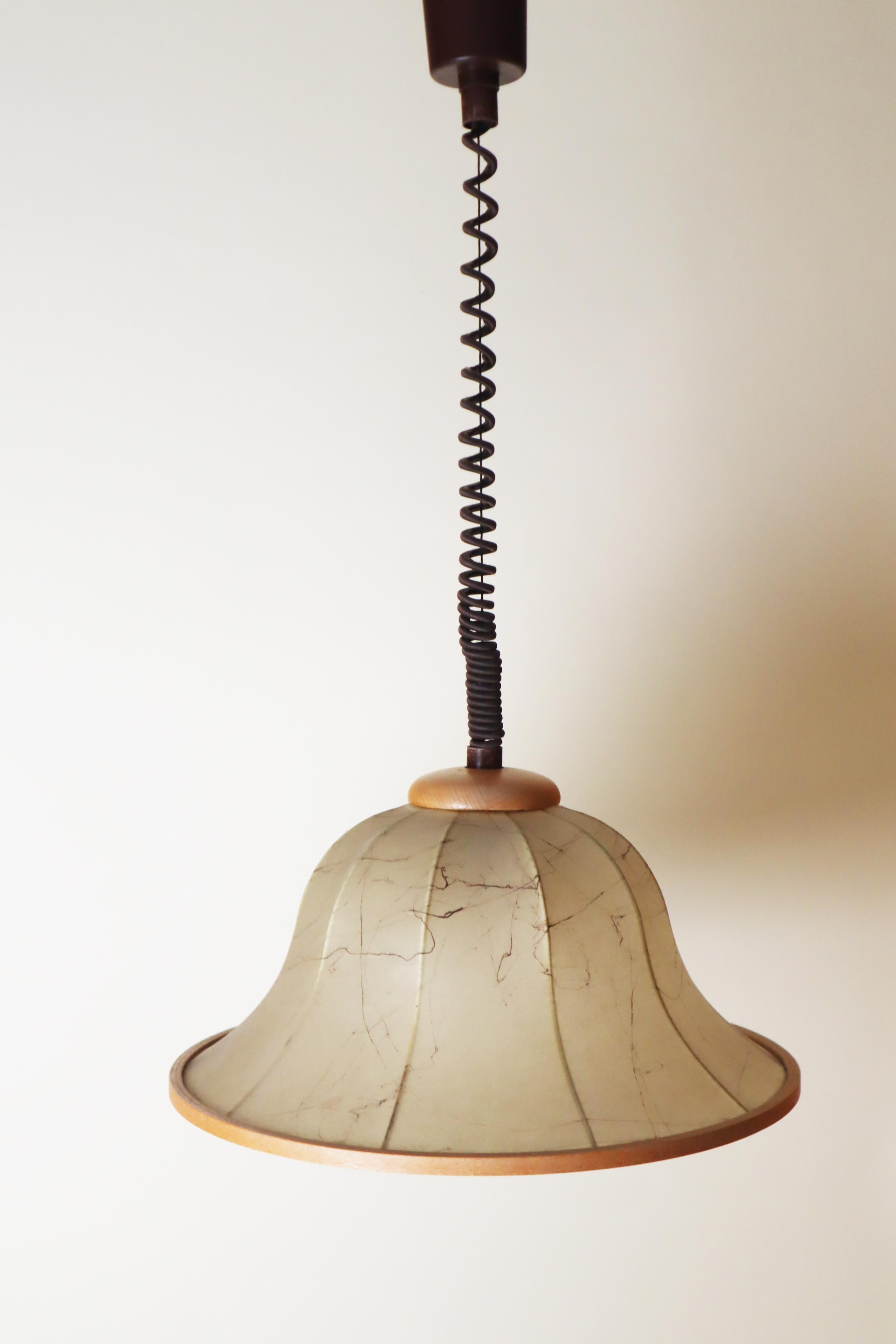 Tedesco Lampada a sospensione Cocoon in legno di faggio, regolabile in altezza in vendita