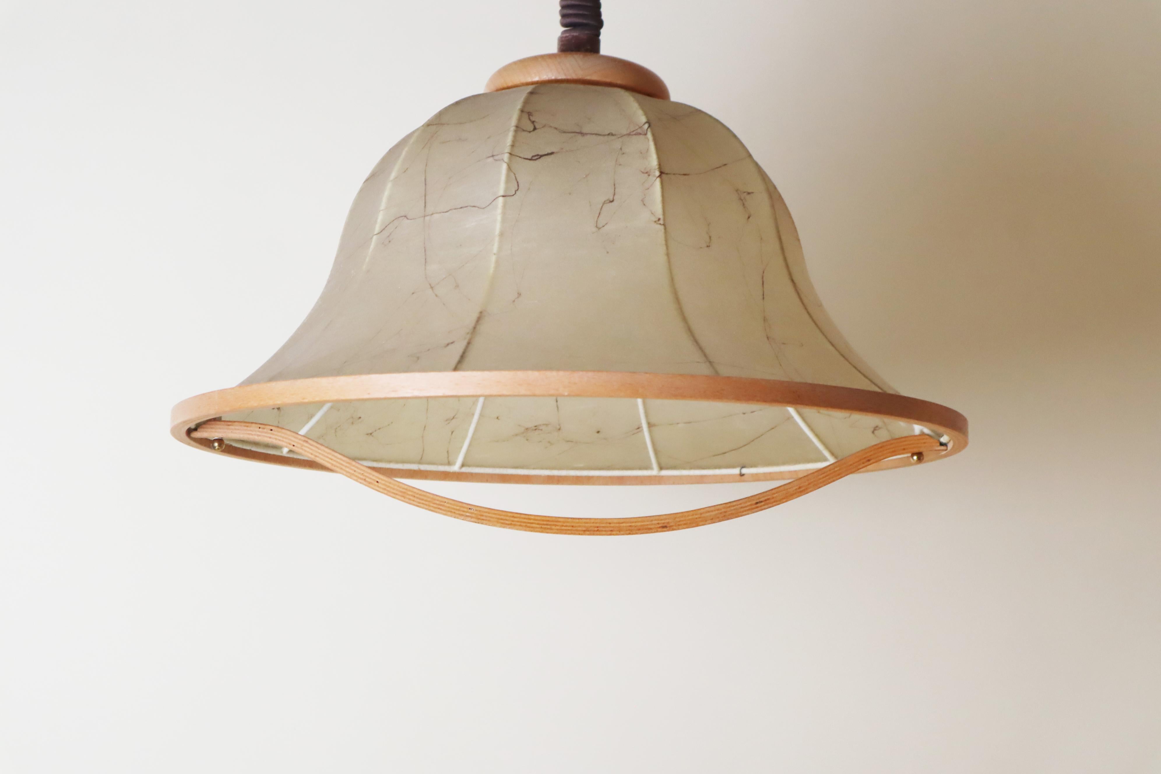 Lampada a sospensione Cocoon in legno di faggio, regolabile in altezza In condizioni buone in vendita a Hannover, DE
