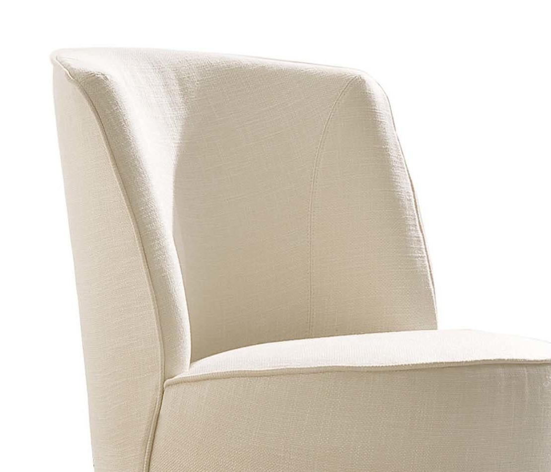 True to its name, this stunning armchair has an enveloping and welcoming shape atop a sleek swivel round base made of polished steel that makes it the ultimate sophisticated accent in a modern decor. Upholstered in ivory fabric (col. 1240/01 cat.