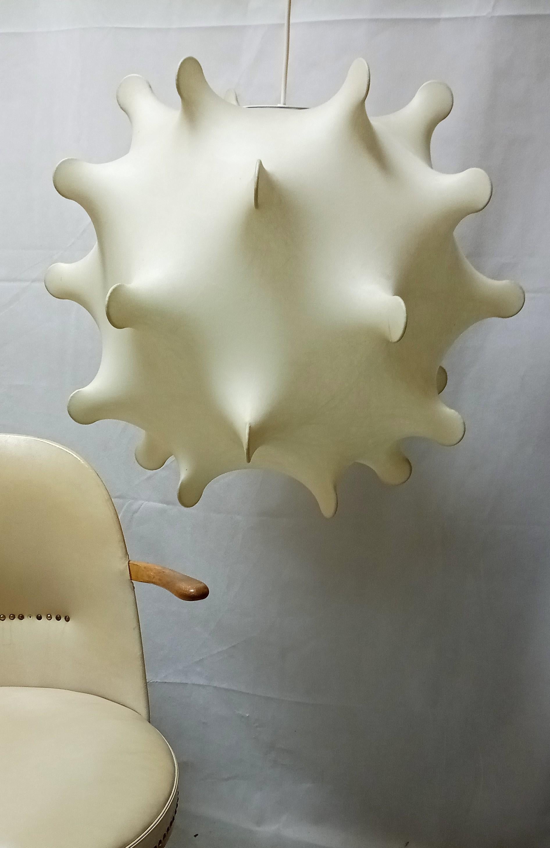 Cocoon lamp attr. to Achille & Giacomo Castiglioni, 60s For Sale 1