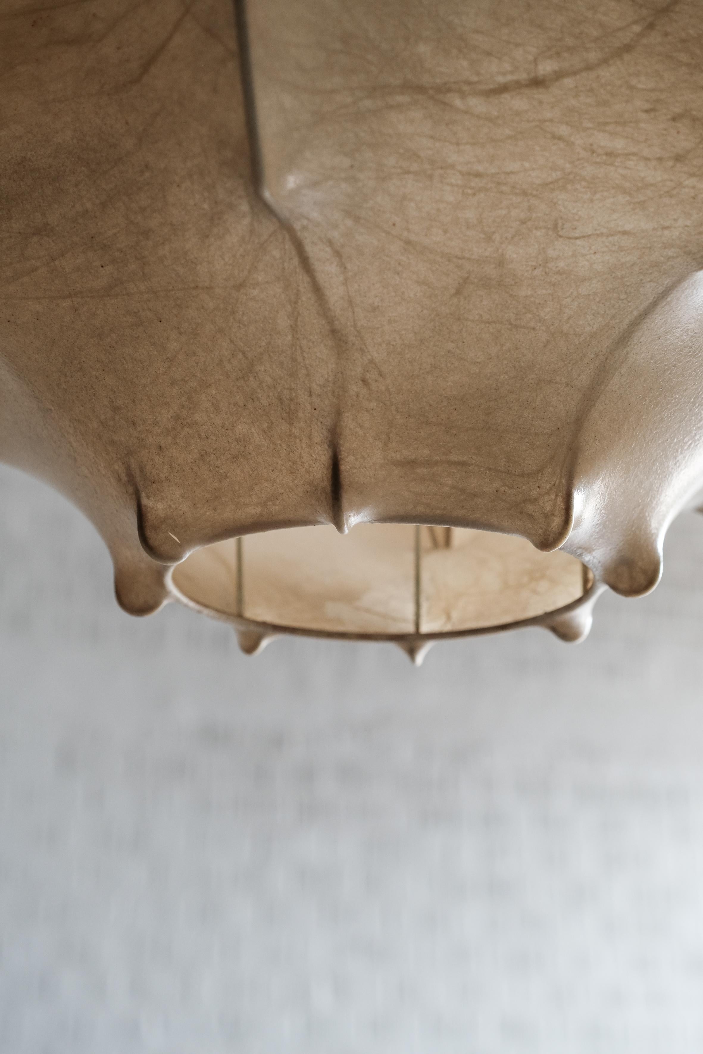 20th Century Cocoon lamp in the manner of Achille & Piergiacomo Castiglioni For Sale