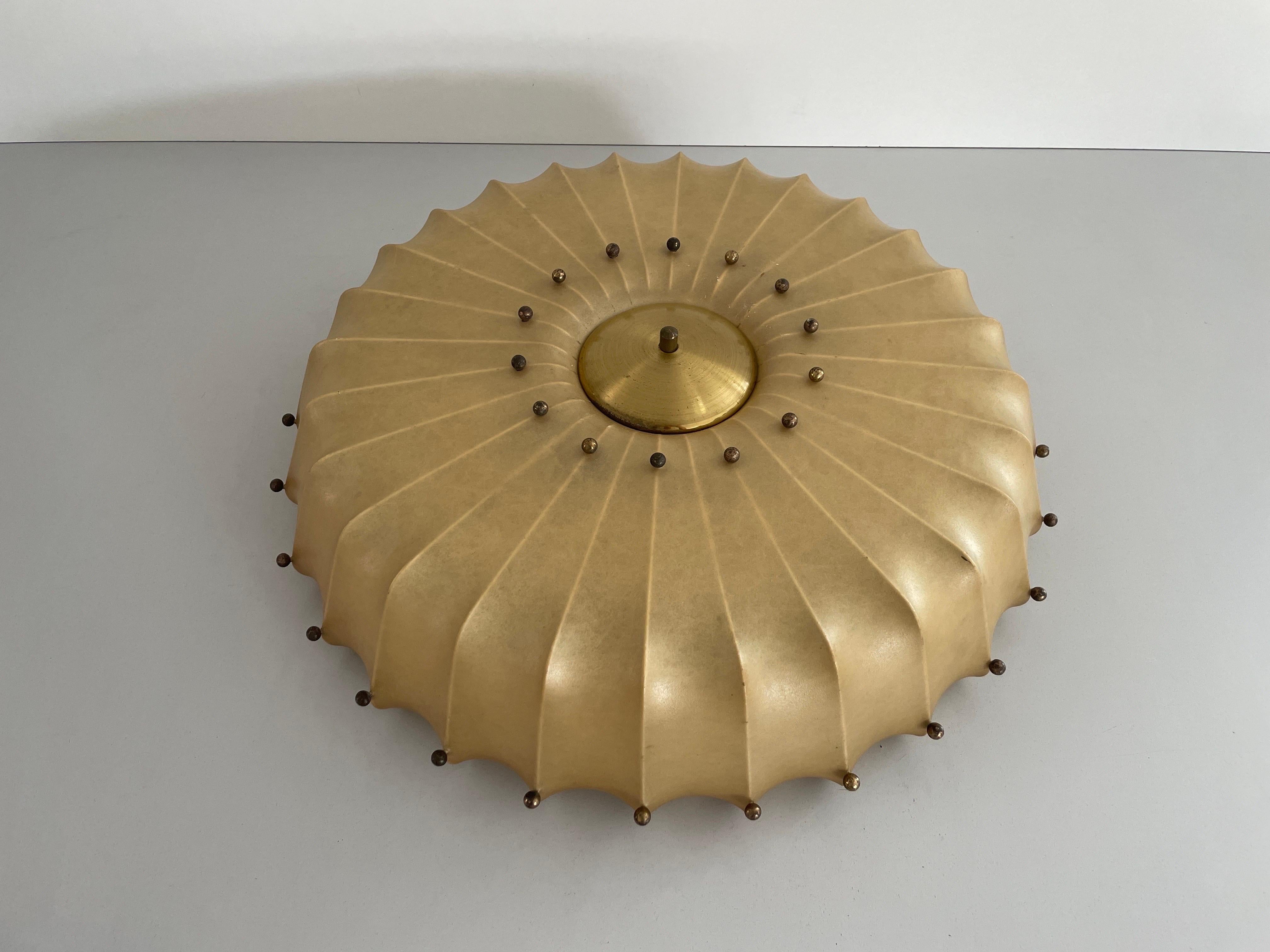 Cocoon Large Flush Mount Ceiling Lamp by Friedel Wauer for GOLDKANT, 1960s, Germany

Lampshade is in very good vintage condition.

This lamp works with 3x E27 light bulbs. 
Wired and suitable to use with 220V and 110V for all