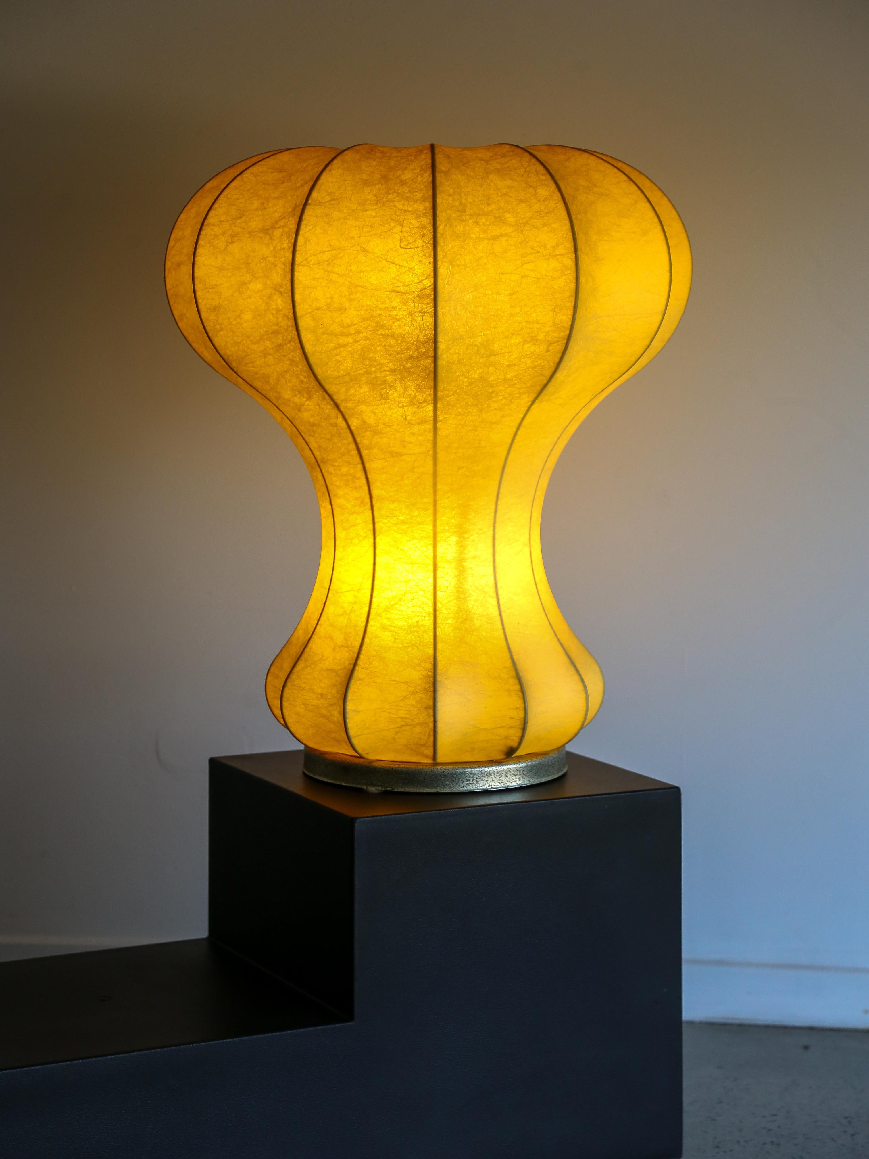 Mid-Century Modern Grande lampe de bureau Cocoon d'Achille & Pier Giacomo Castiglioni pour Flos