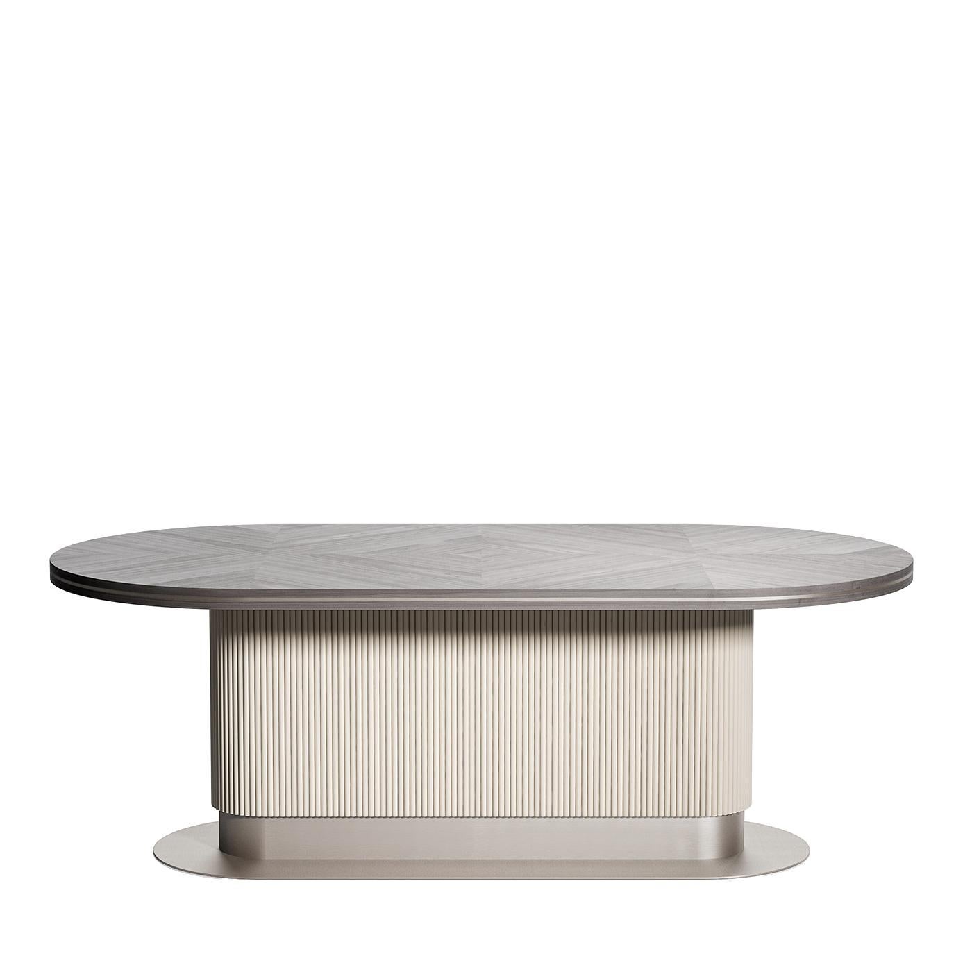 Table de salle à manger ovale cocon Neuf - En vente à Milan, IT