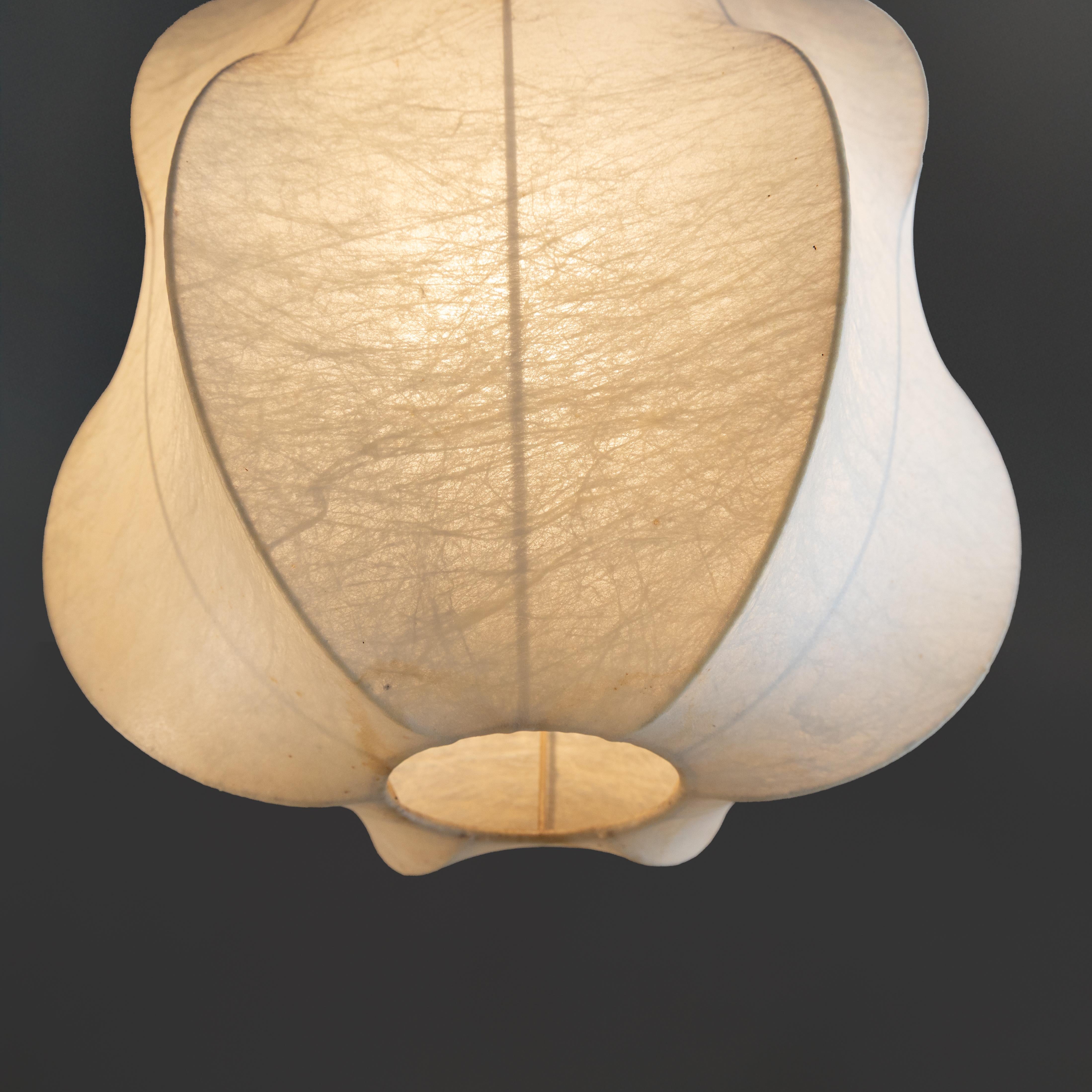 Lámpara colgante Cocoon 1960, estilo de mediados de siglo en Bueno estado para la venta en Milano, Lombardia