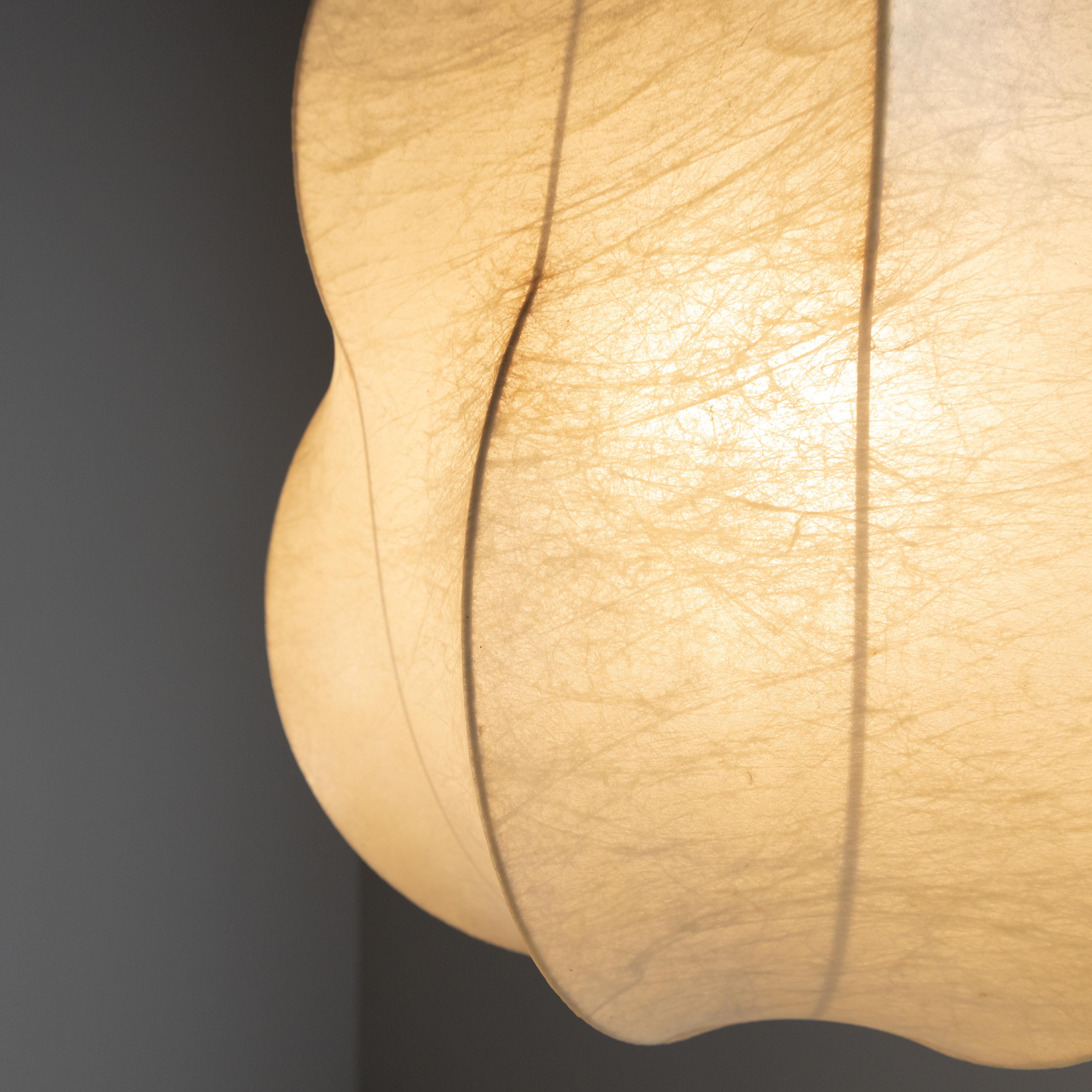Lámpara colgante Cocoon 1960, estilo de mediados de siglo Goma en venta