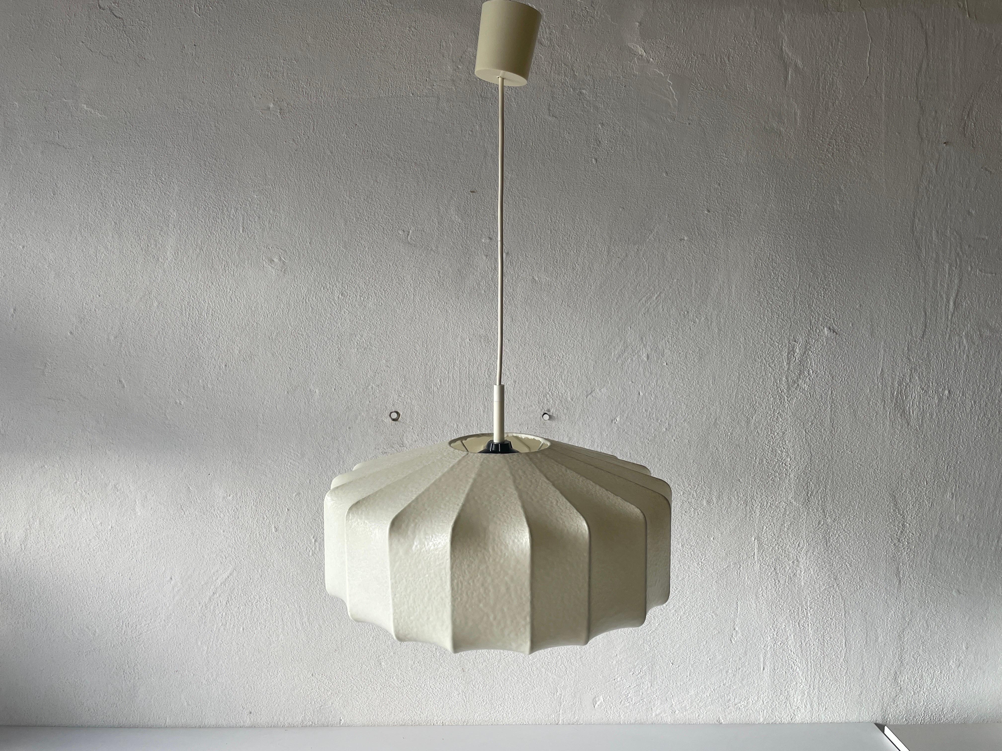 Lampe  suspension cocon par Goldkant, annes 1960, Allemagne Bon état à Hagenbach, DE