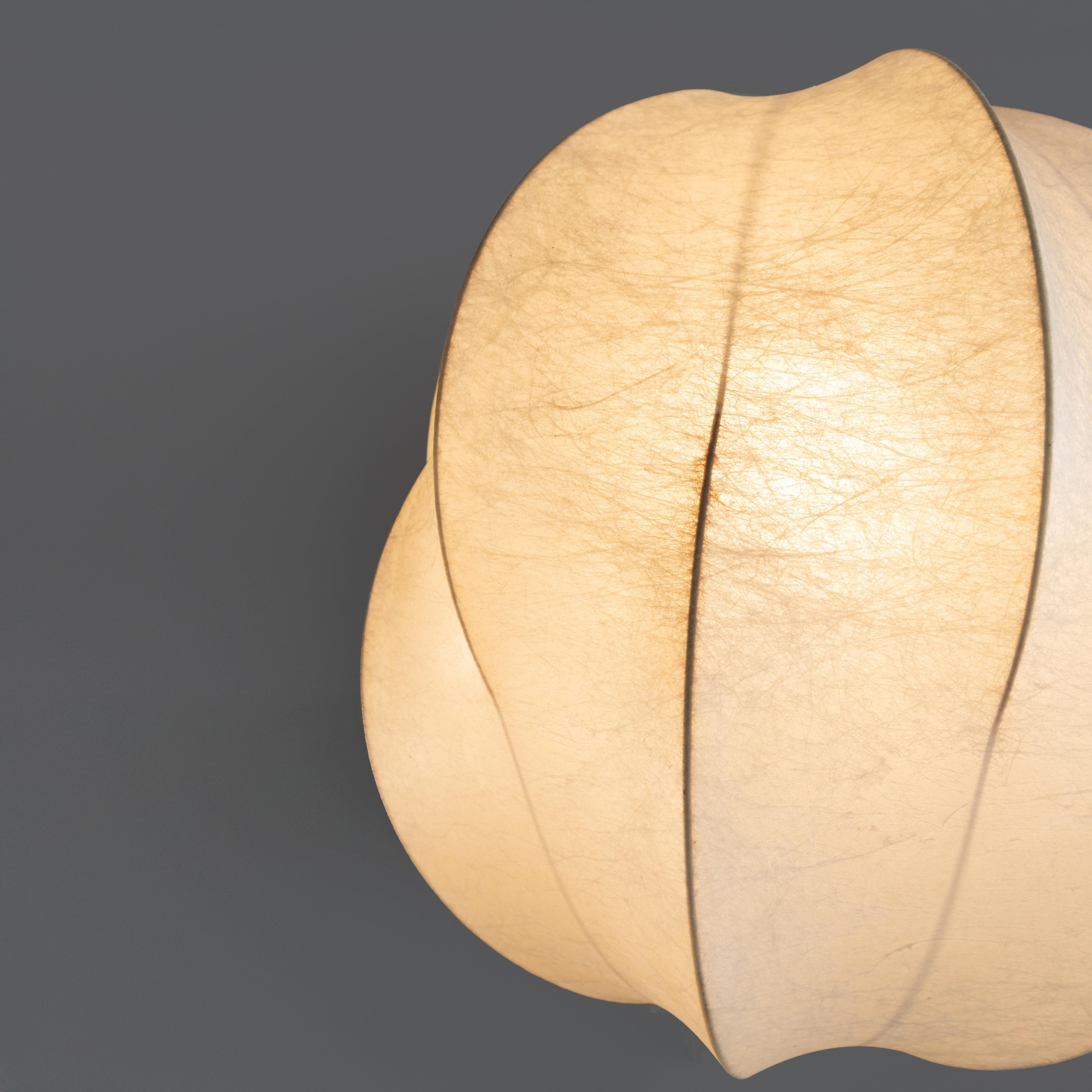 Lámpara colgante Cocoon de mediados de siglo, versión grande en Bueno estado para la venta en Milano, Lombardia