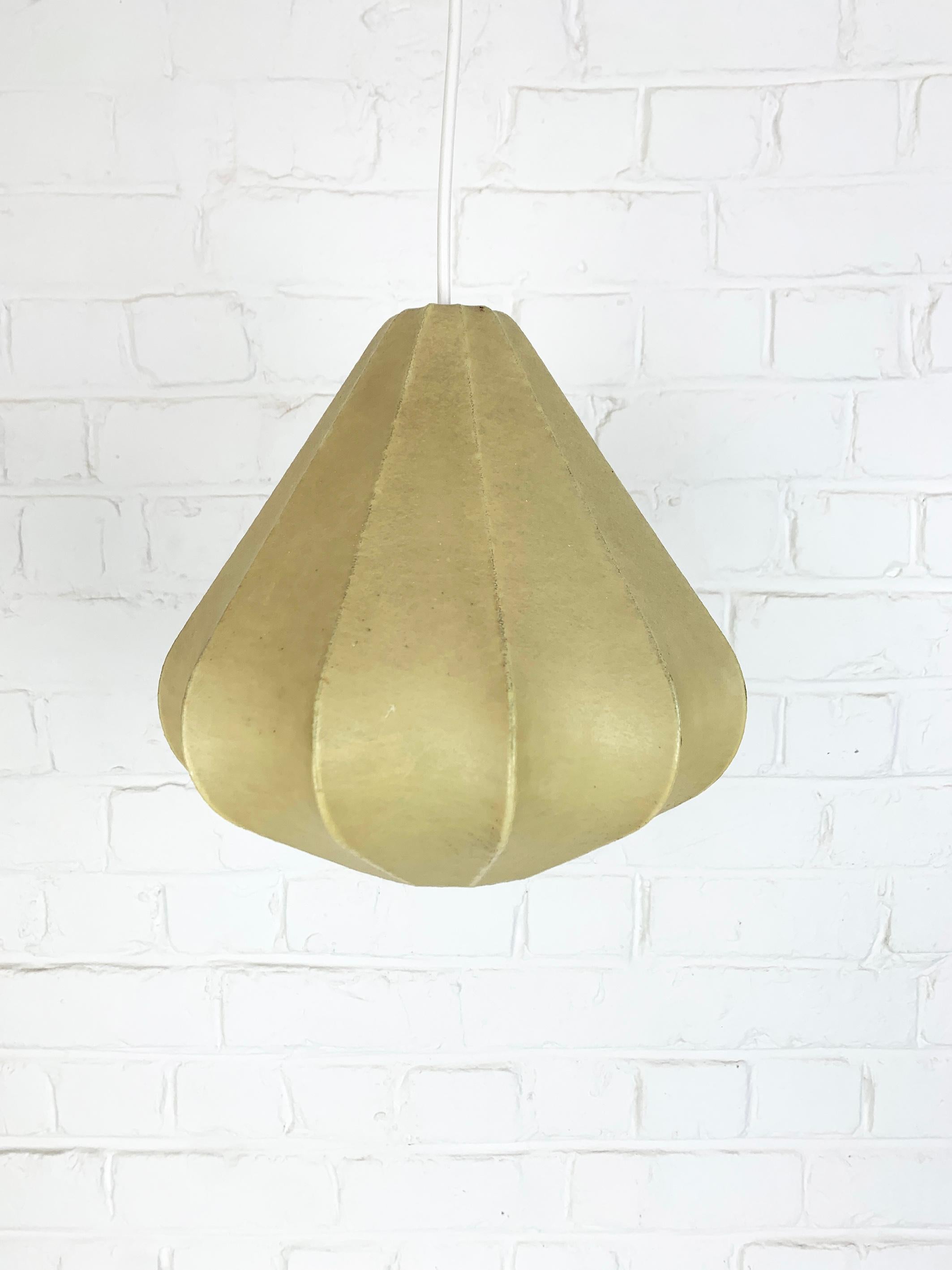 Cocoon Pendant light, Friedel Wauer for Goldkant Leuchten, 1960s In Good Condition For Sale In Vorst, BE