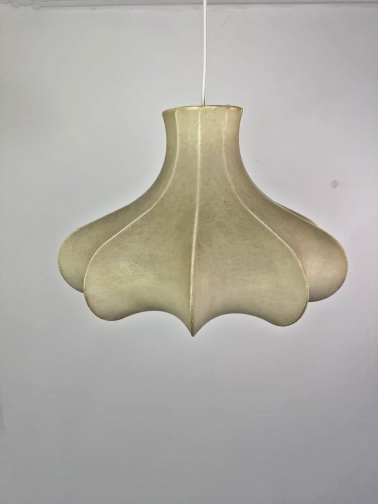 Cocoon pendent lamp Achille Castiglioni style- 1960's In Good Condition In The Hague, NL