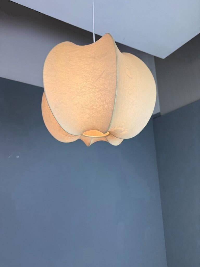 Milieu du XXe siècle Lampe pendentif Cocoon en bon état -Achille Castiglioni style années 1960