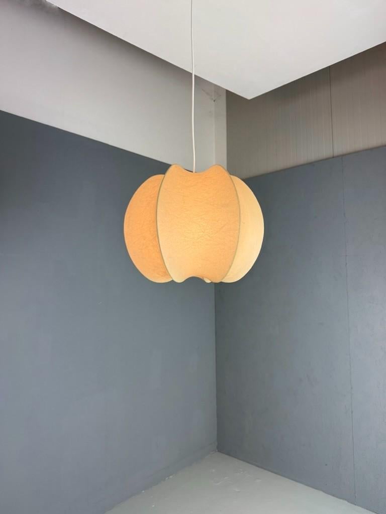 Lampe pendentif Cocoon en bon état -Achille Castiglioni style années 1960 1