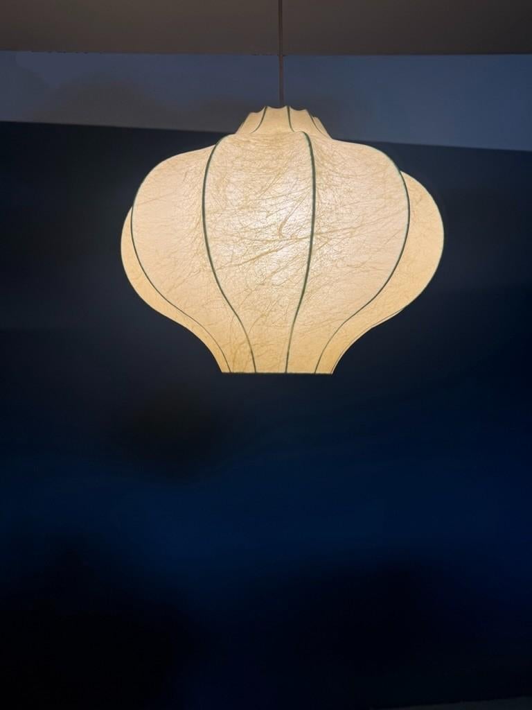 Cocoon Pendelleuchte, guter Zustand -Achille Castiglioni Stil 1960er Jahre im Angebot 1