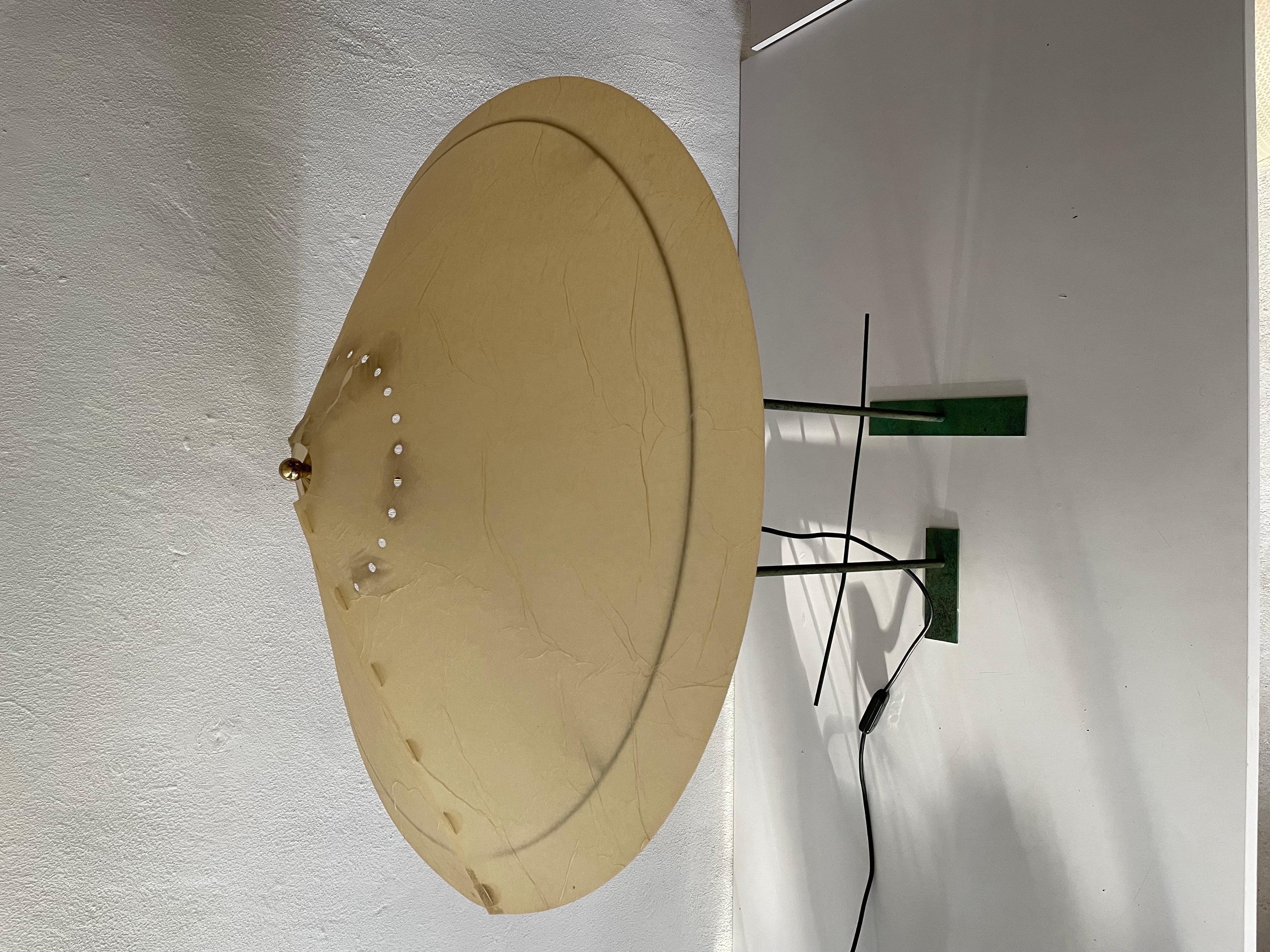 Lampe de bureau industrielle à corps en plastique et métal vert cocon, années 1950, Allemagne en vente 3