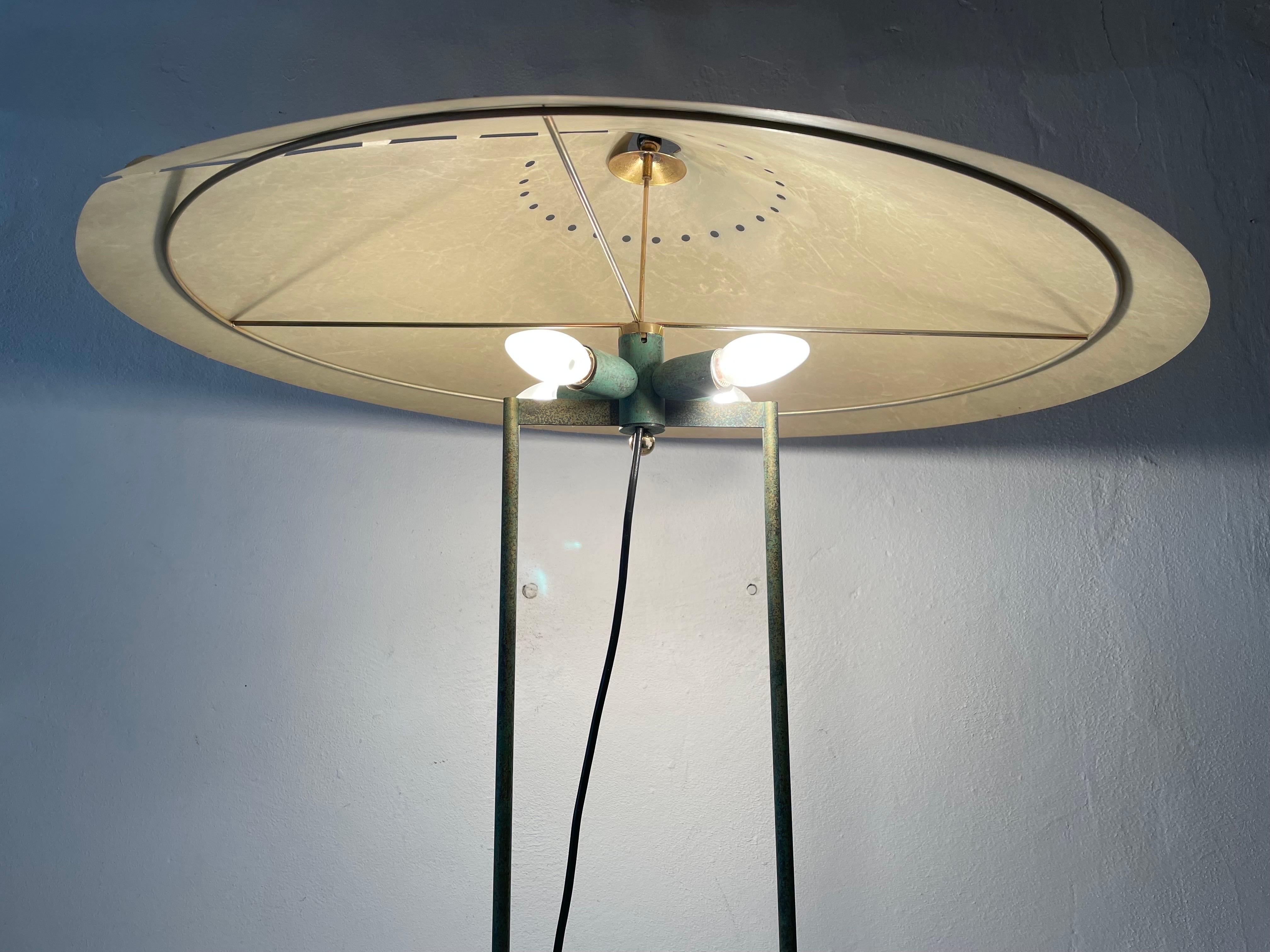Lampe de bureau industrielle à corps en plastique et métal vert cocon, années 1950, Allemagne en vente 10